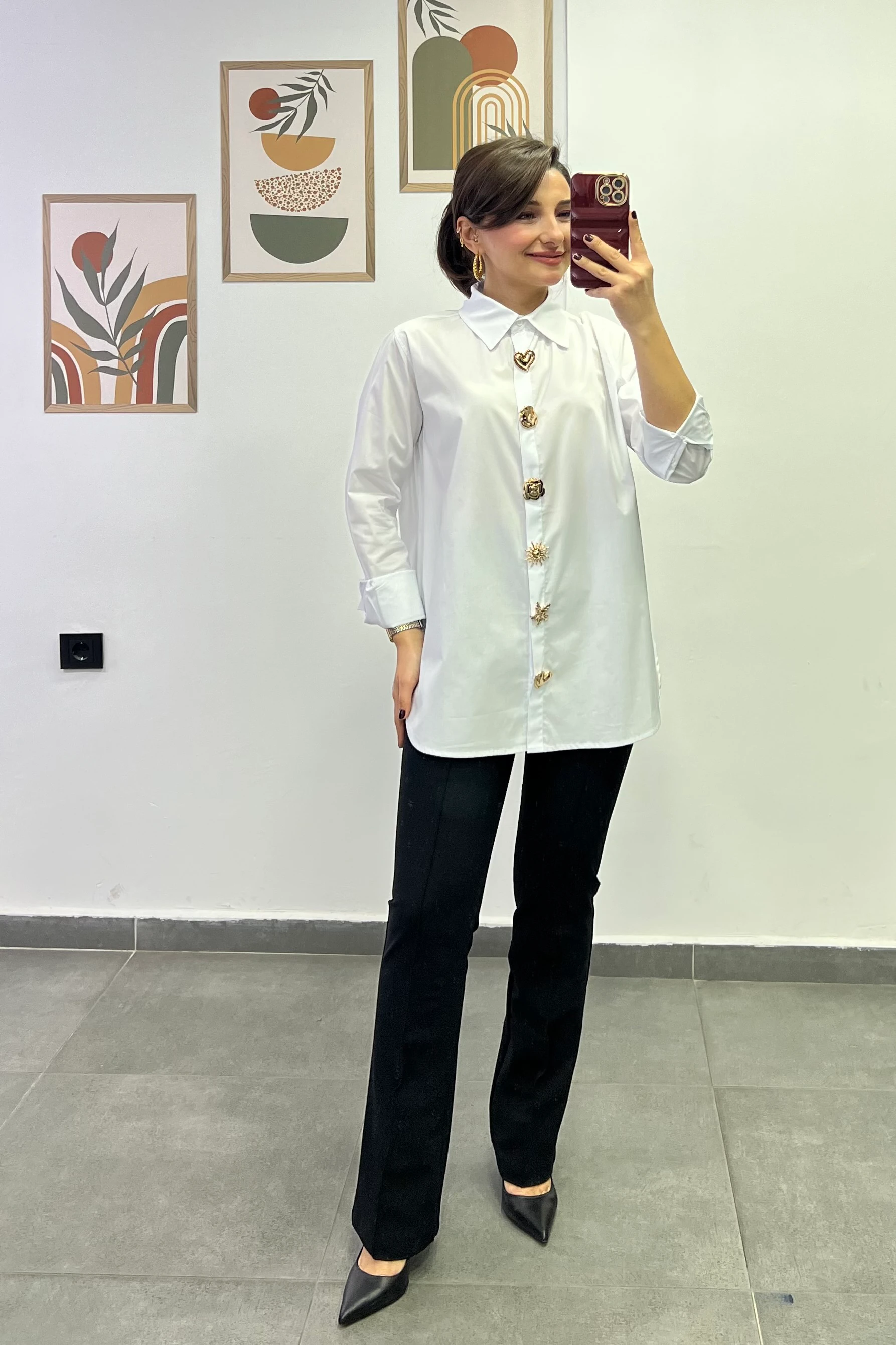 Büyük Gold Renginde Düğme Aksesuarlı Poplin Gömlek - BEYAZ