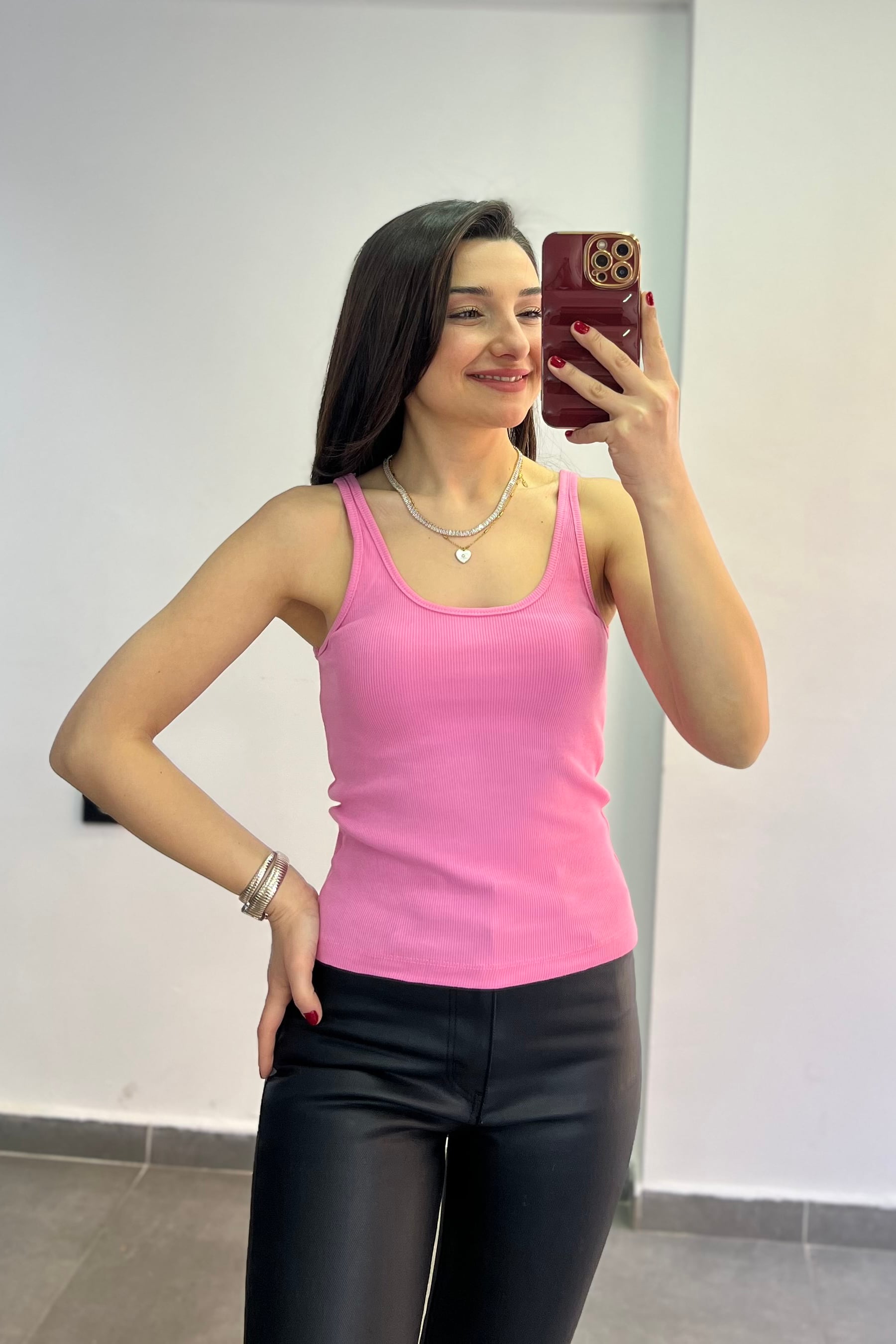 Önü Ve Arkası Havuz Yaka Atlet
