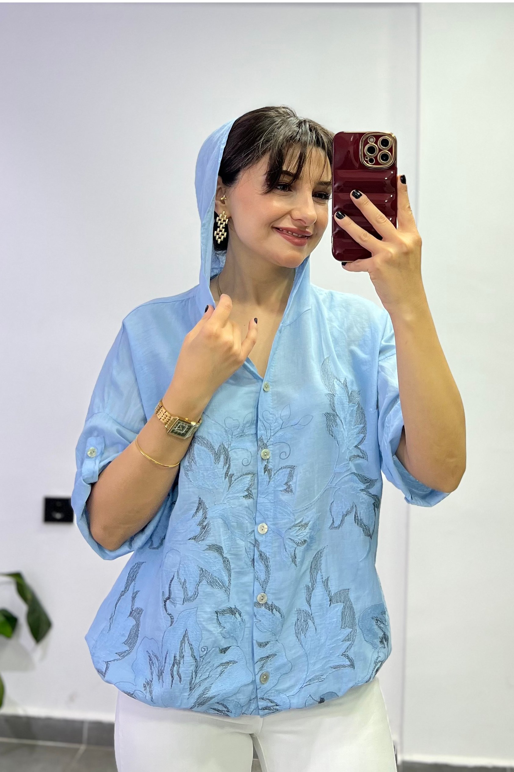 Önü Nakışlı Beli Bağlamalı Kapüşon Detaylı İthal Bluz