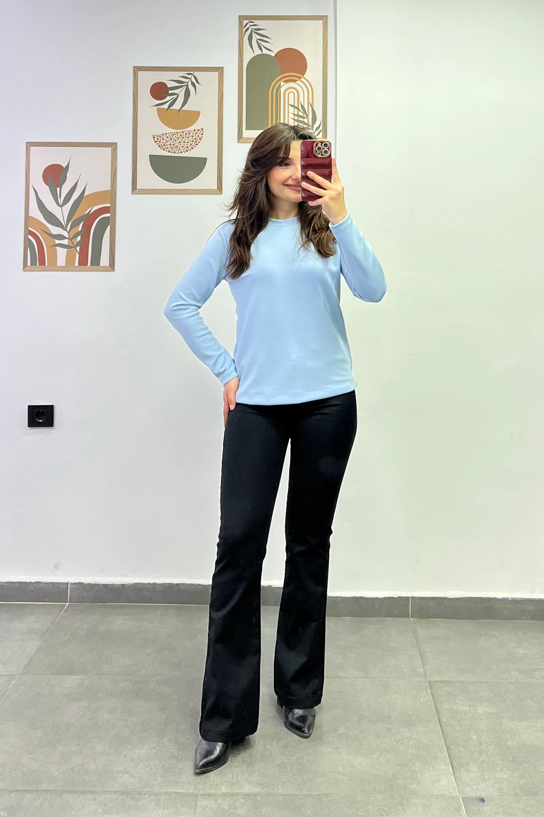 Modal Kumaş Bisiklet Yaka İki Yanı Küçük Yırtmaç Detaylı Basic Bluz - BEBE MAVISI