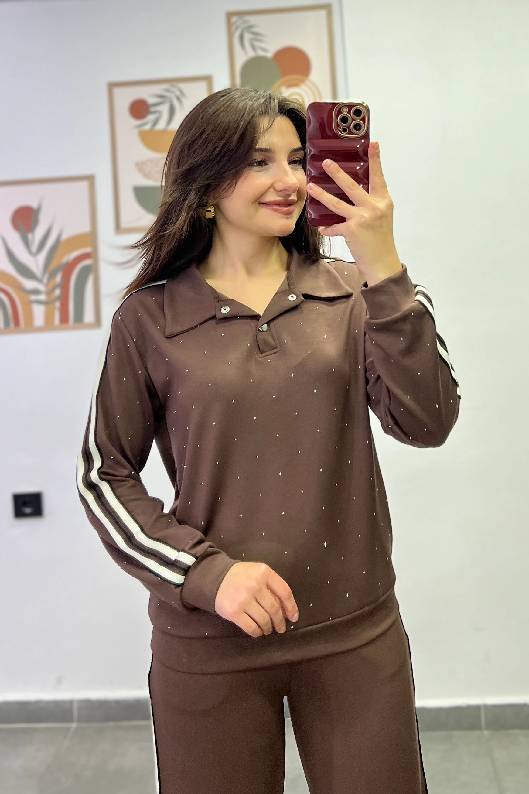 Ön kısmı Taşlı Kolları Ve Pantolon Yan Kısımları Biye Detaylı Takım