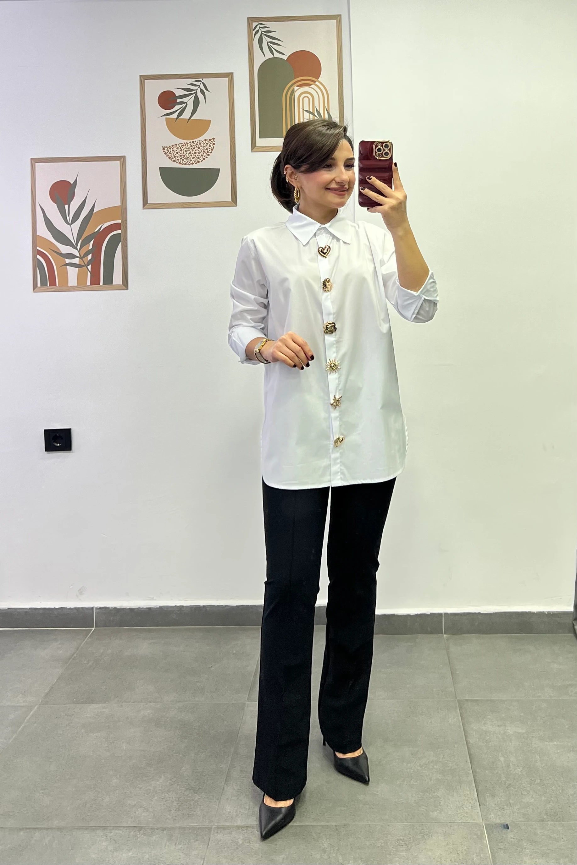 Büyük Gold Renginde Düğme Aksesuarlı Poplin Gömlek - BEYAZ