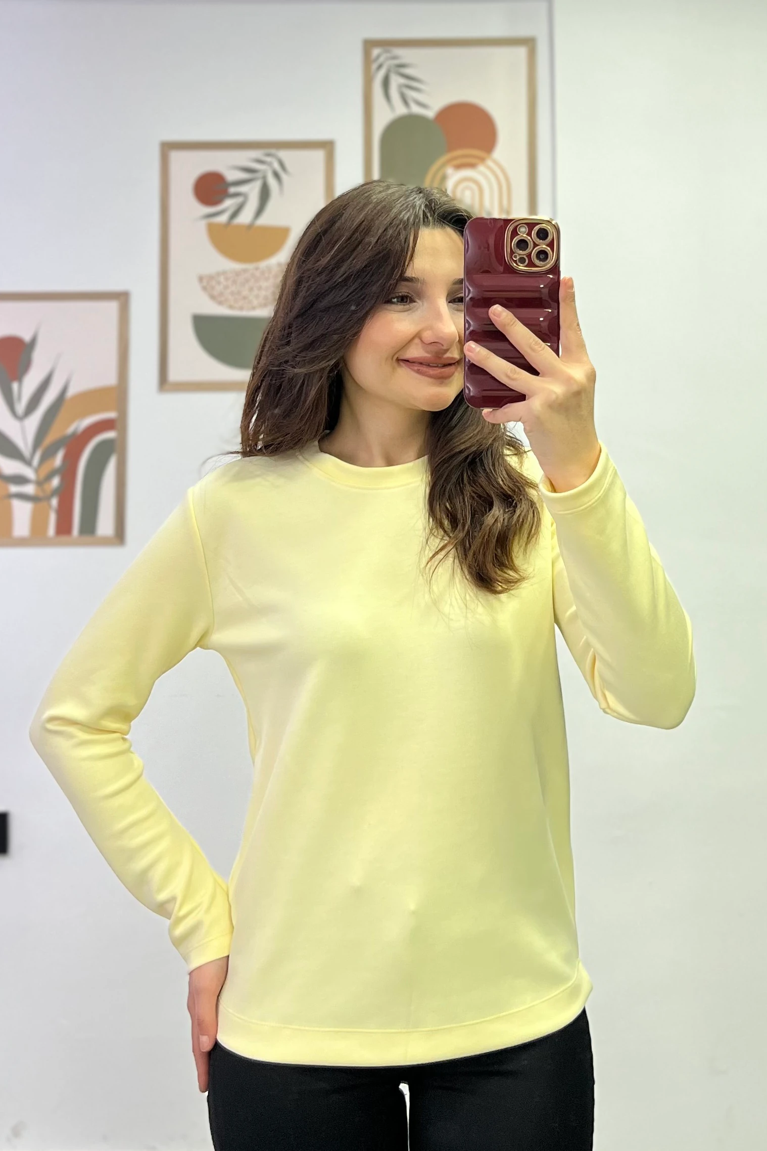 Modal Kumaş Bisiklet Yaka İki Yanı Küçük Yırtmaç Detaylı Basic Bluz - SARI