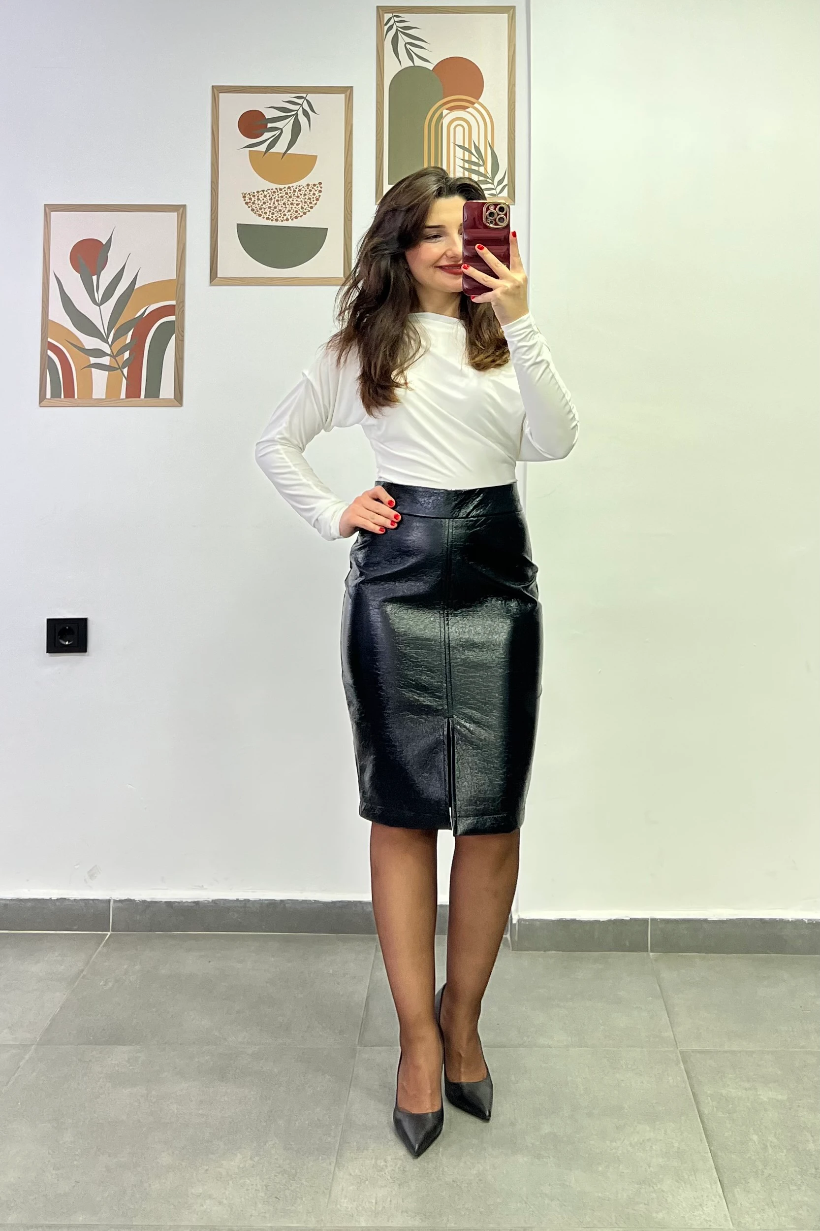 Kalem Formunda Önden Yırtmaç Detaylı Deri Etek - Siyah