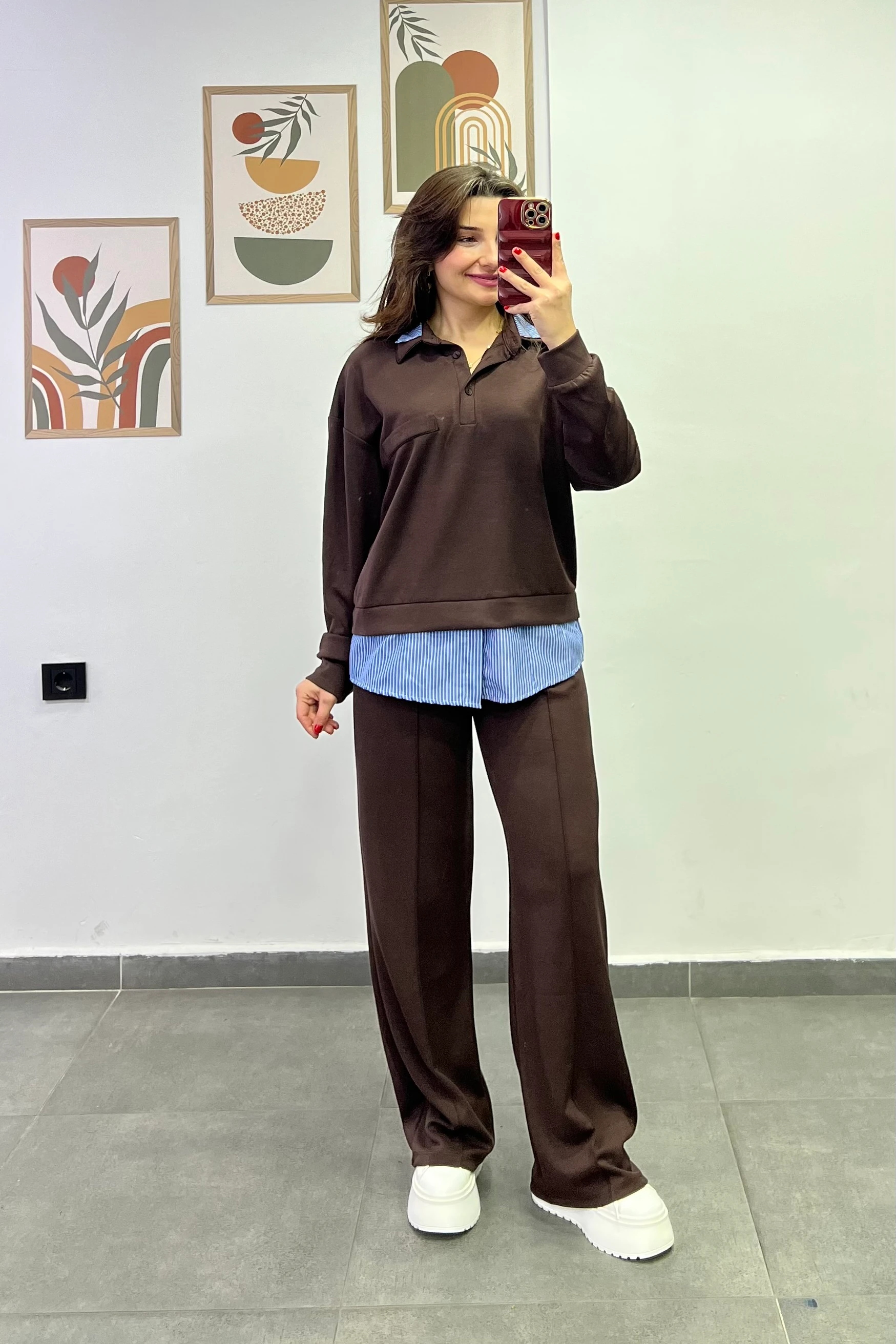 Polo Yaka Yakası Ve Bel Kısmı Gömlek Detaylı Pantolonu Cepli Ve Çima Dikişli Eşofman Takımı - KAHVERENGİ