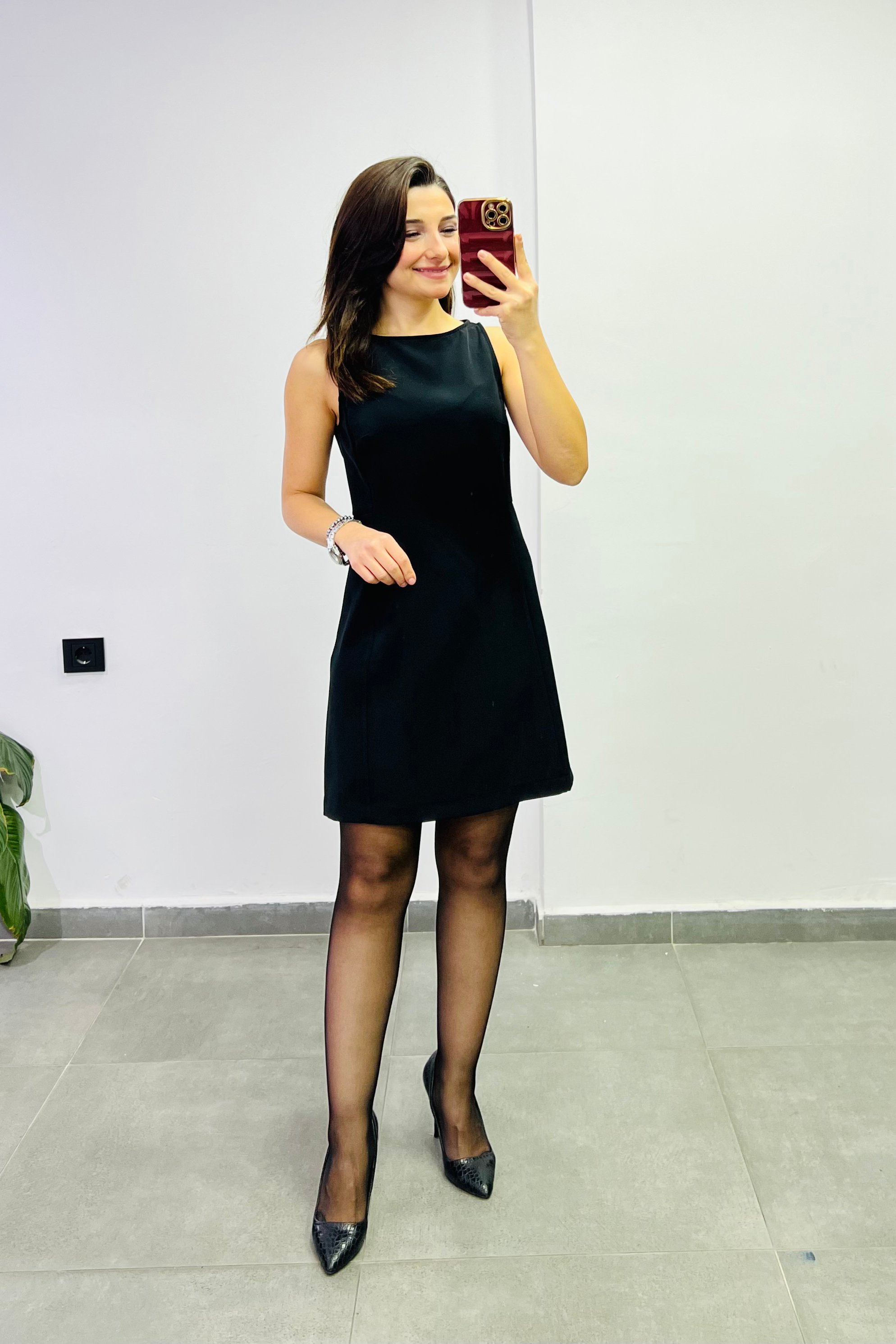Kayık Yaka Siyah Düz Elbise