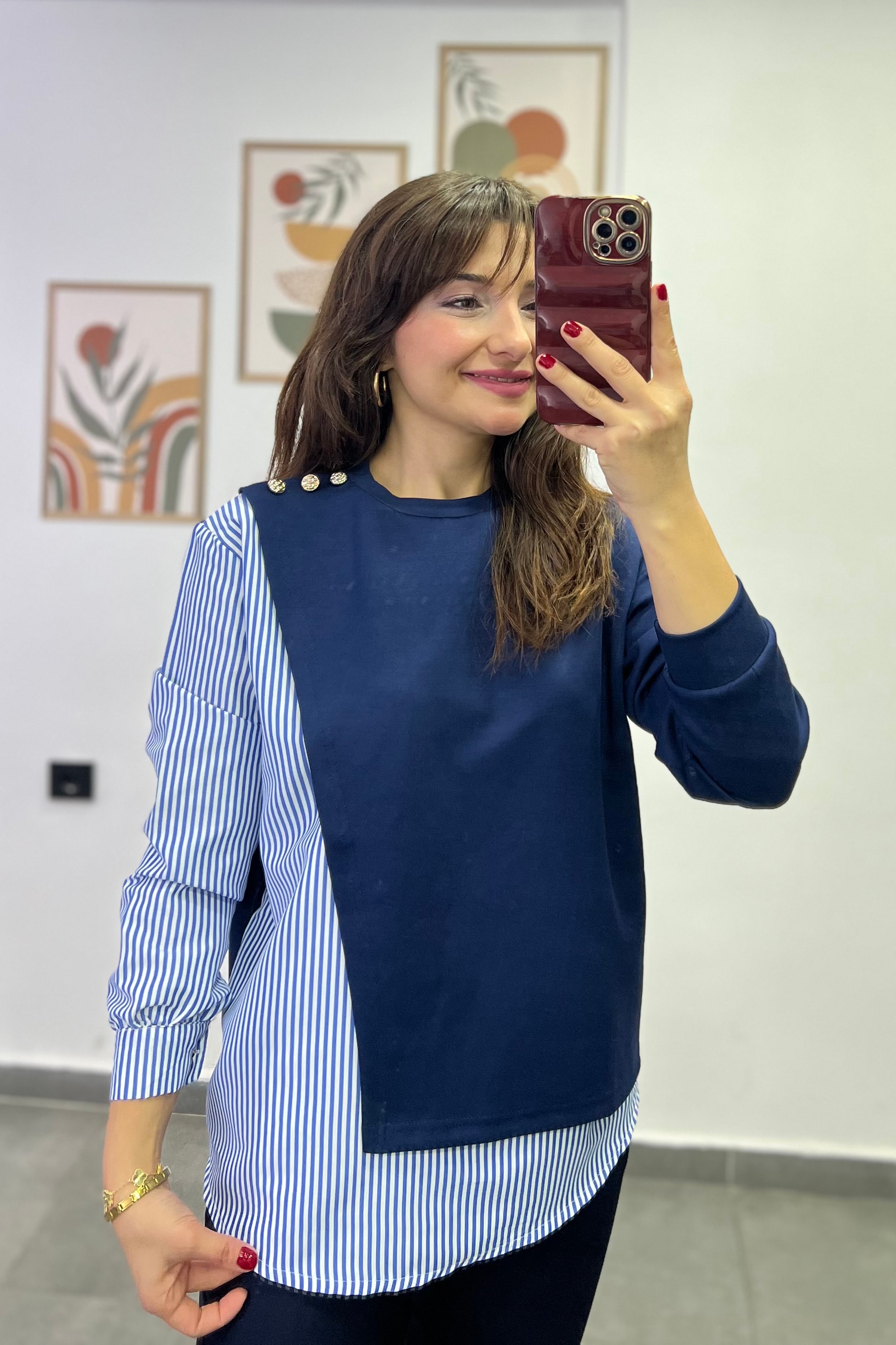 Omzu Gold Düğmeli Önü Kapaklı Tek Tarafı Gömlek Detaylı Sweatshırt