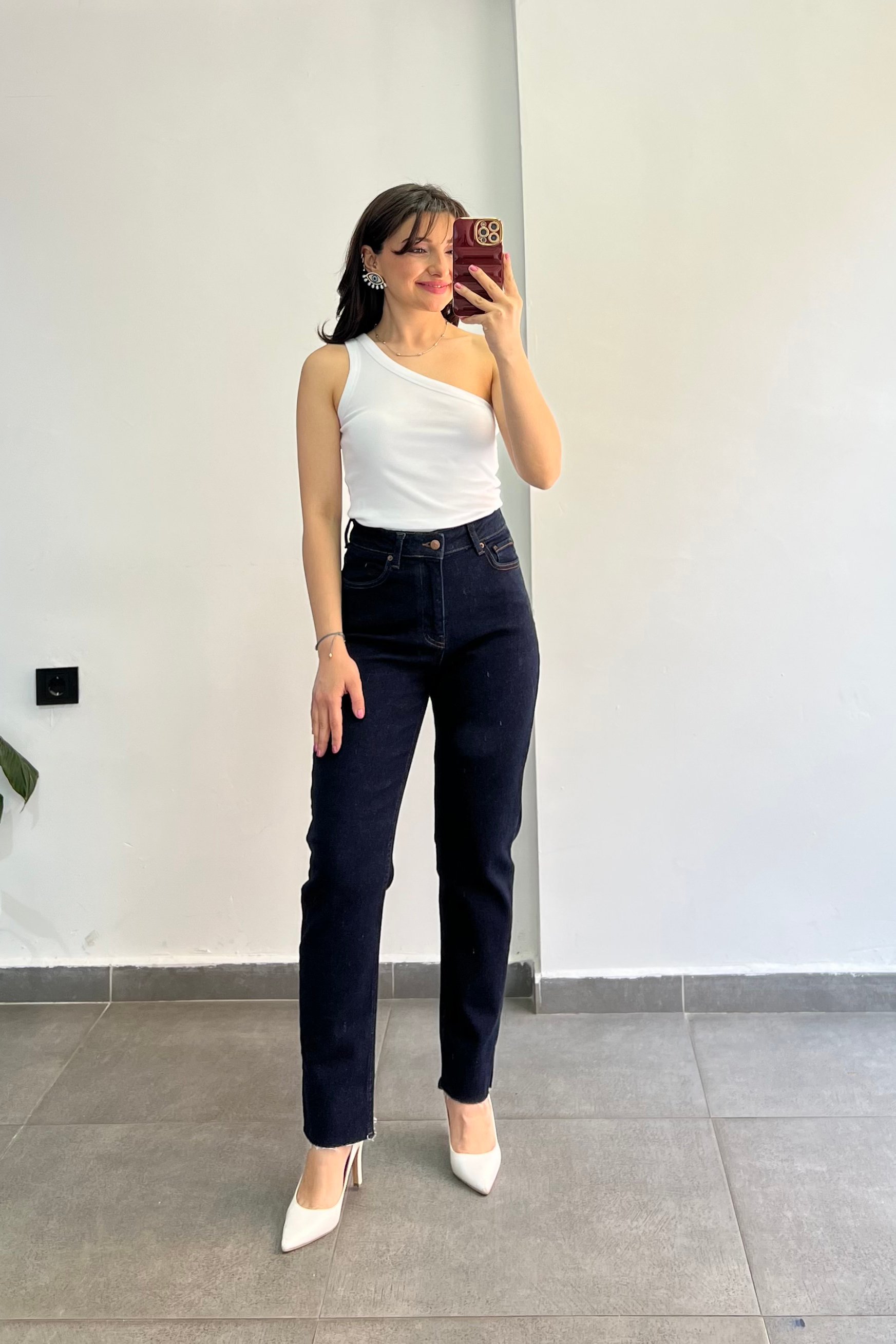 Yüksek Bel Cep Detaylı Kesik Paça Mom Fit Kalıp Jean - LACİVERT