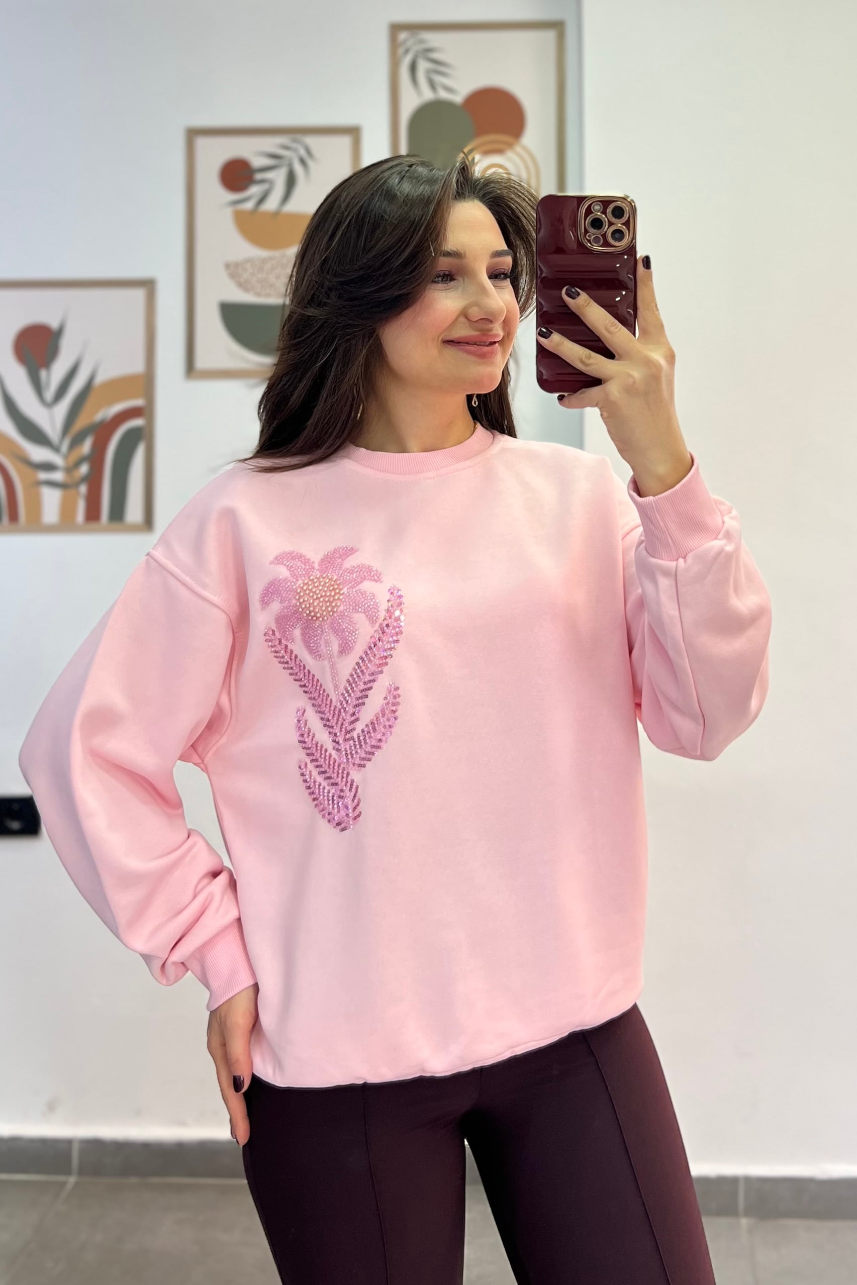 Göğüs Kısmı Büyük Çiçek Boncuk İşlemeli Orjinal Marka Sweatshırt - PEMBE