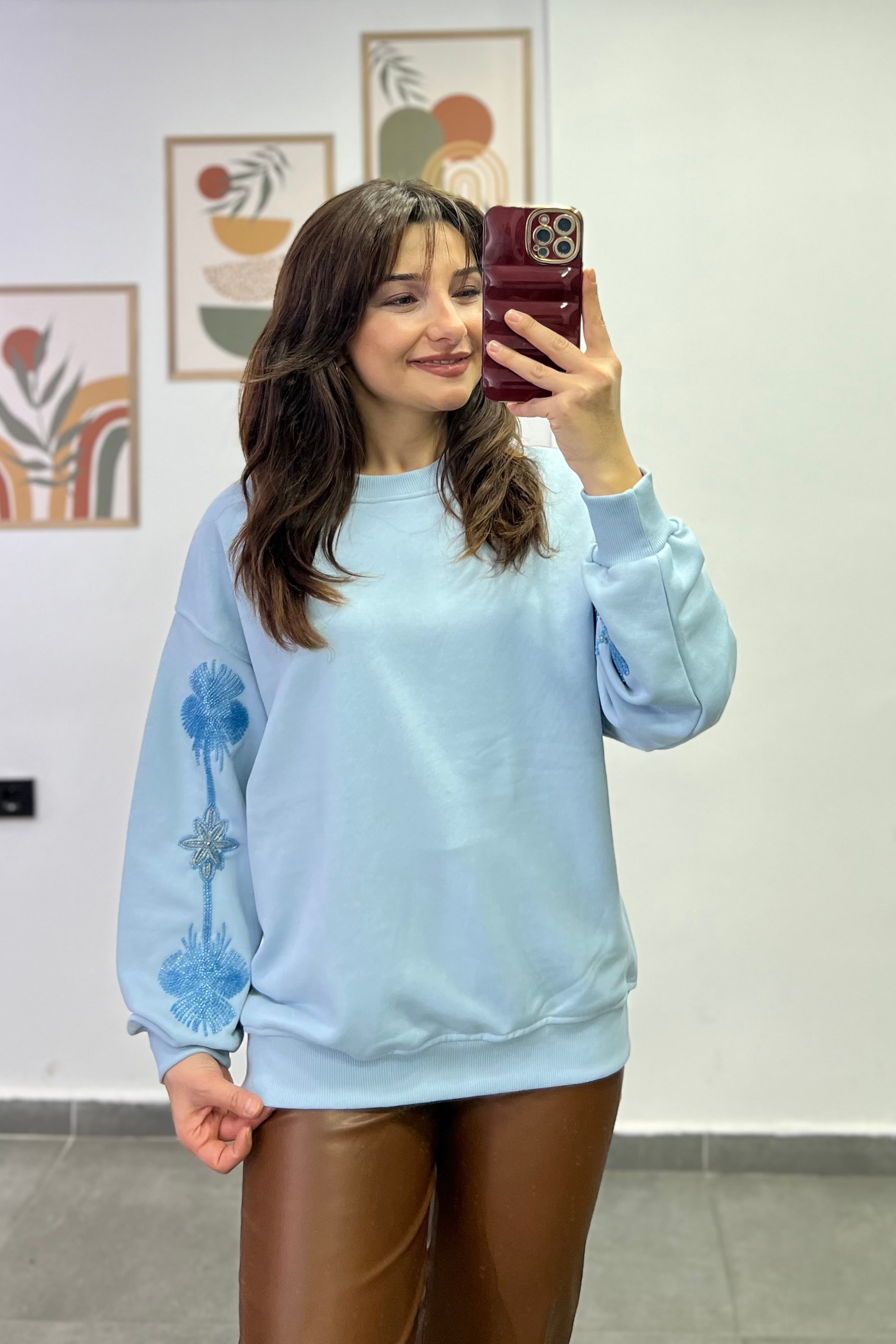 Kolları Boncuk İşlemeli İki İplik Sweatshırt