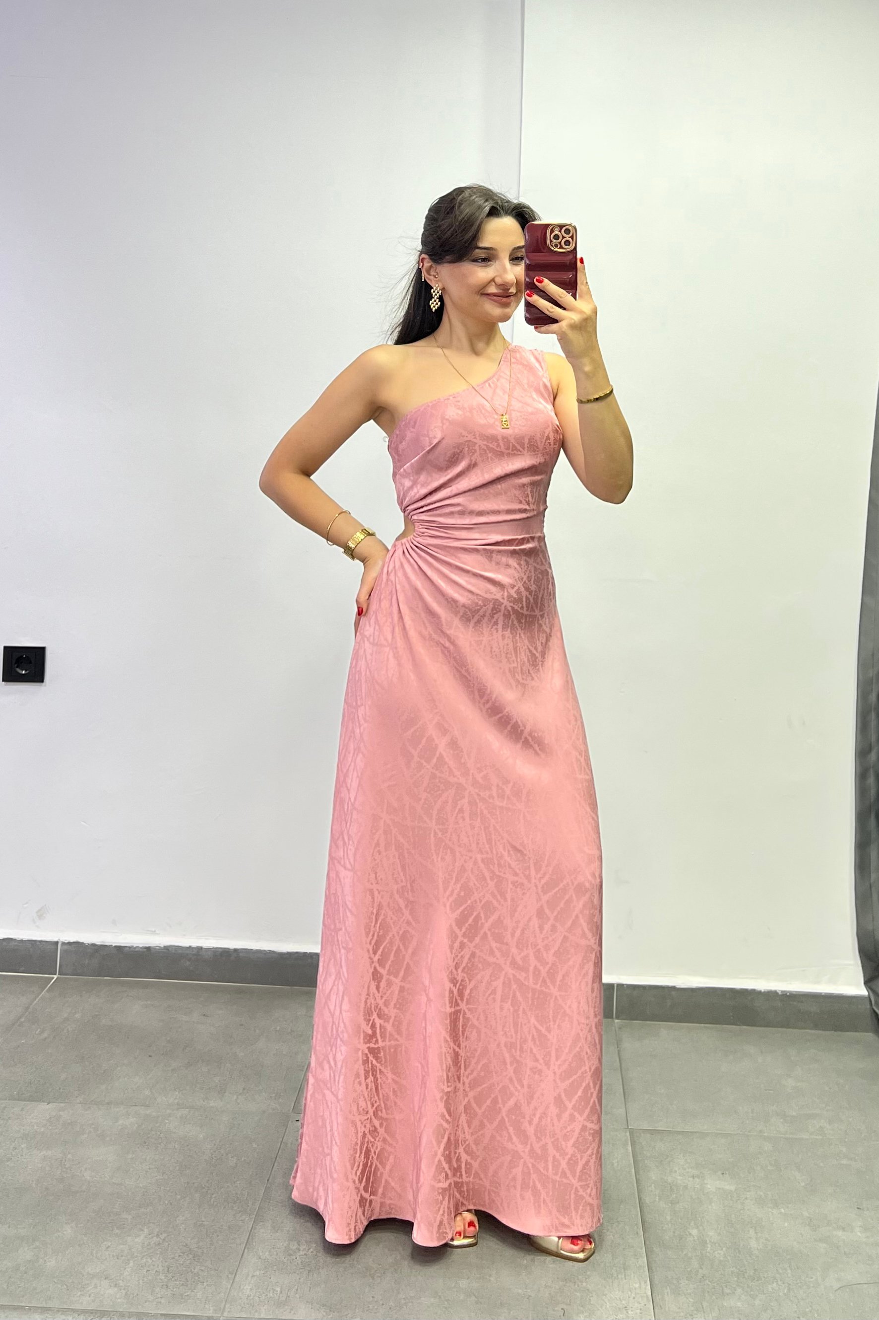 Tek Omuz Böbrek Dekolteli Ve Drapeli Elbise - PUDRA PEMBE