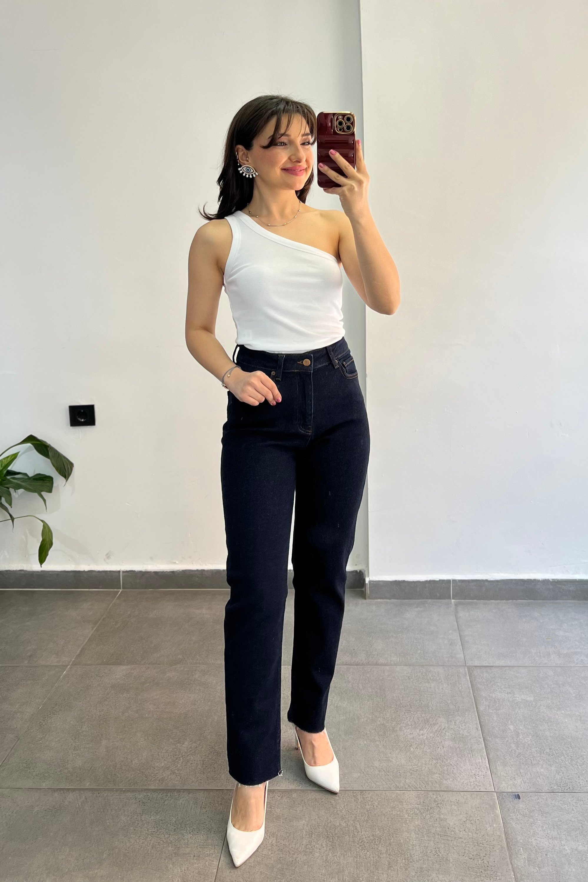 Yüksek Bel Cep Detaylı Kesik Paça Mom Fit Kalıp Jean - LACİVERT
