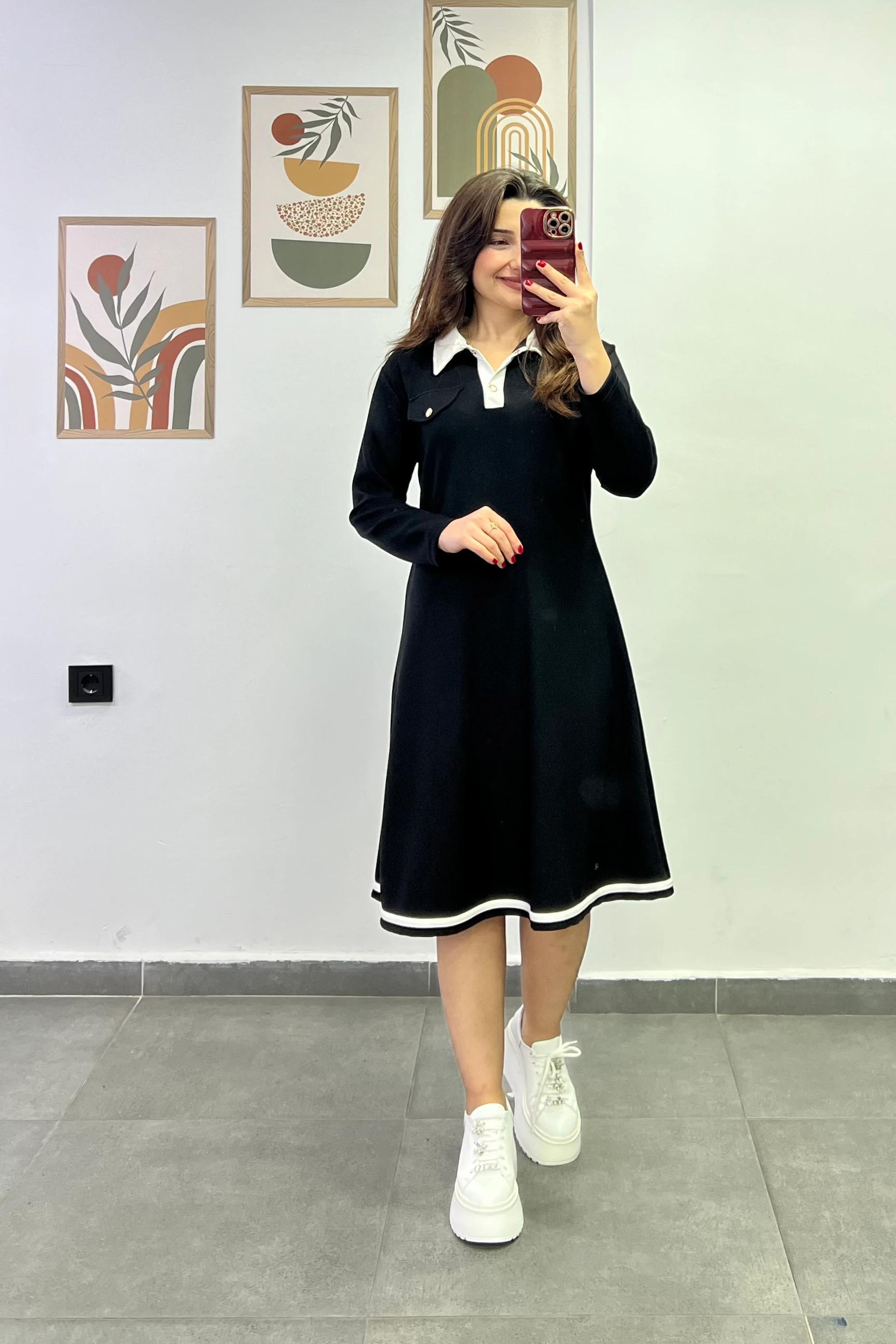 Yakası ÇıtÇıt Detaylı Etek Ucu Beyaz Biyeli Kloş Elbise - Siyah