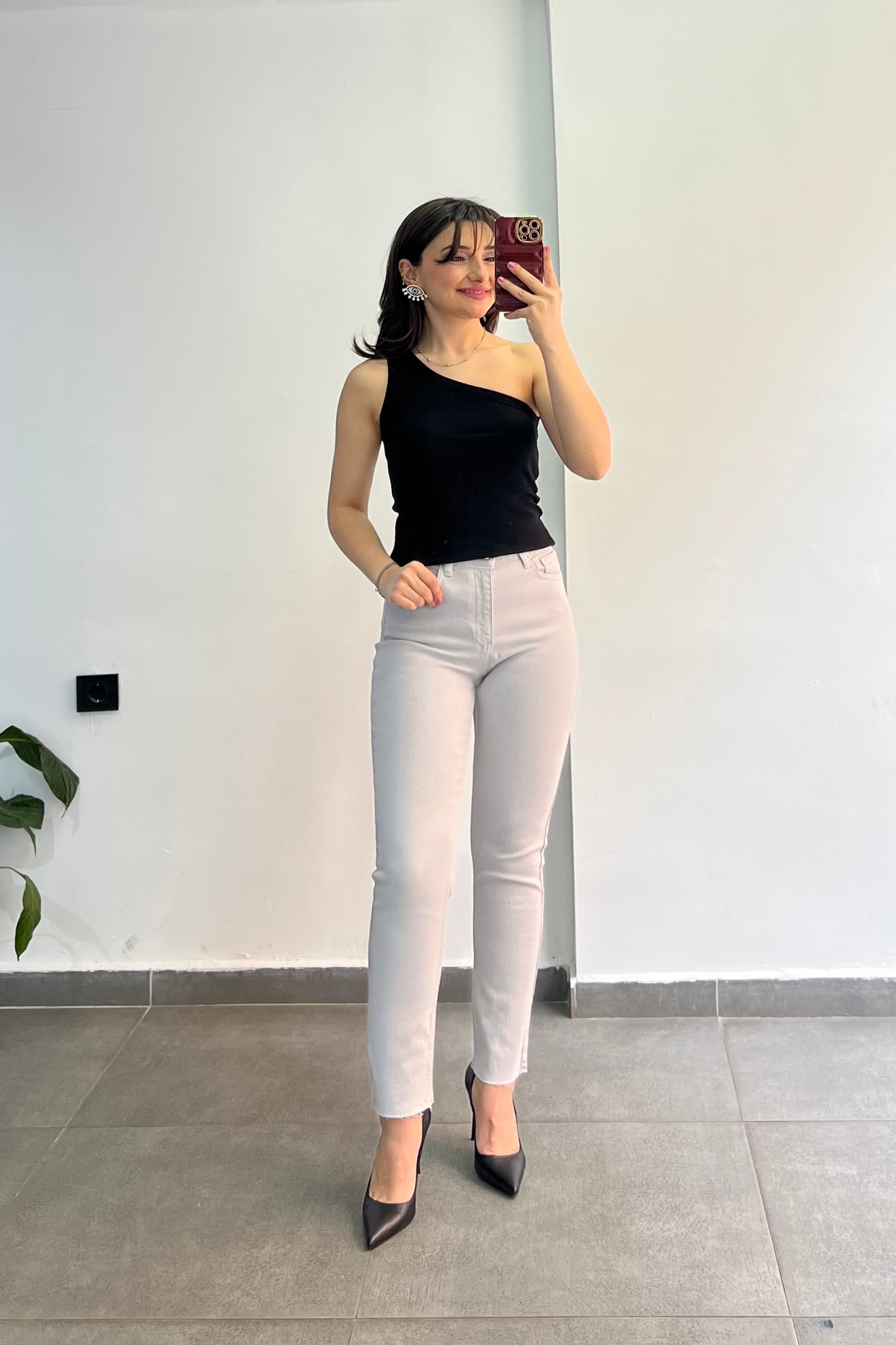 Yüksek Bel Cep Detaylı Kesik Paça Mom Fit Kalıp Jean - GRİ