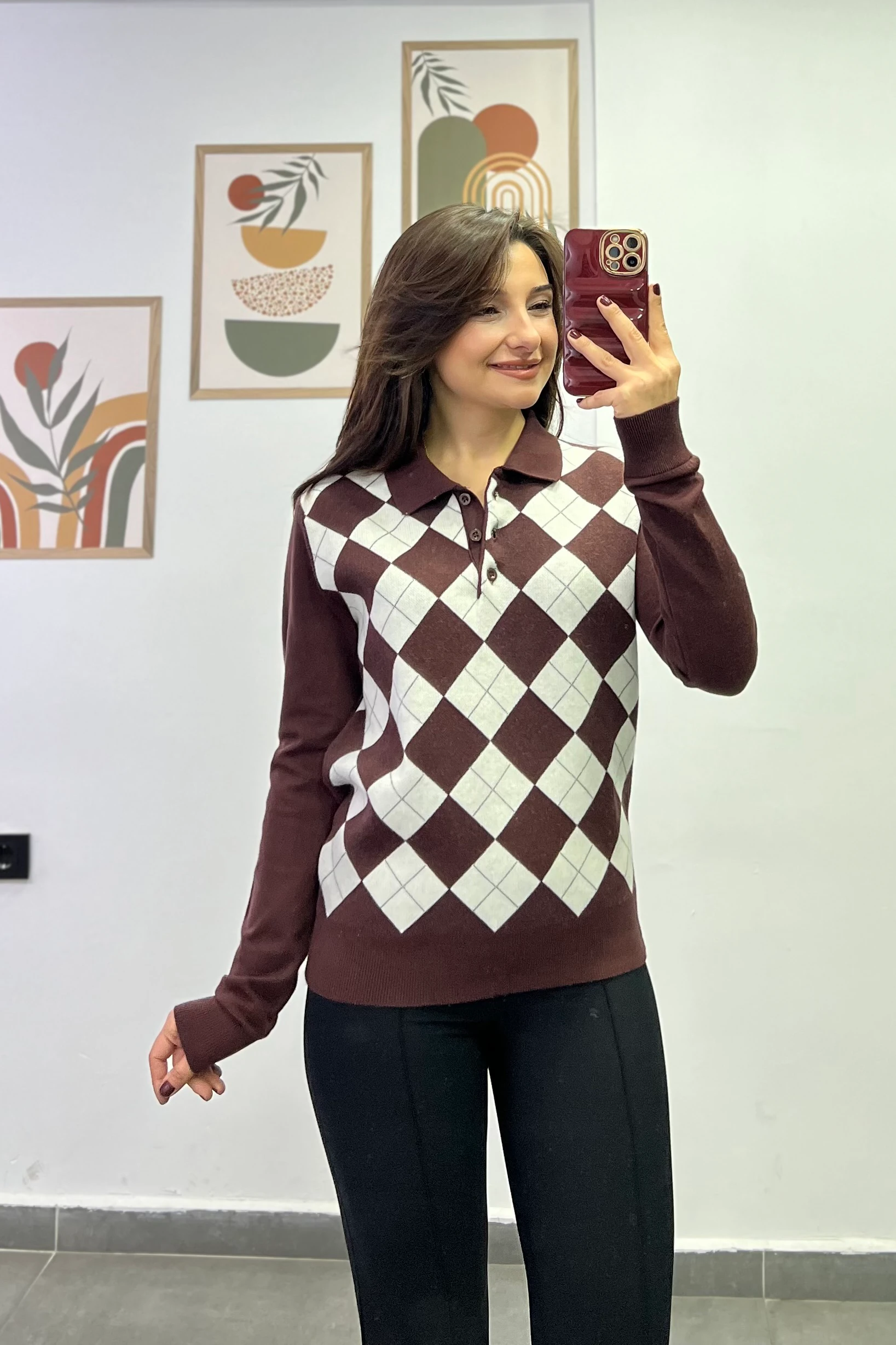 Yakası Düğme Detaylı Baklava Desenli Kazak - KAHVERENGİ