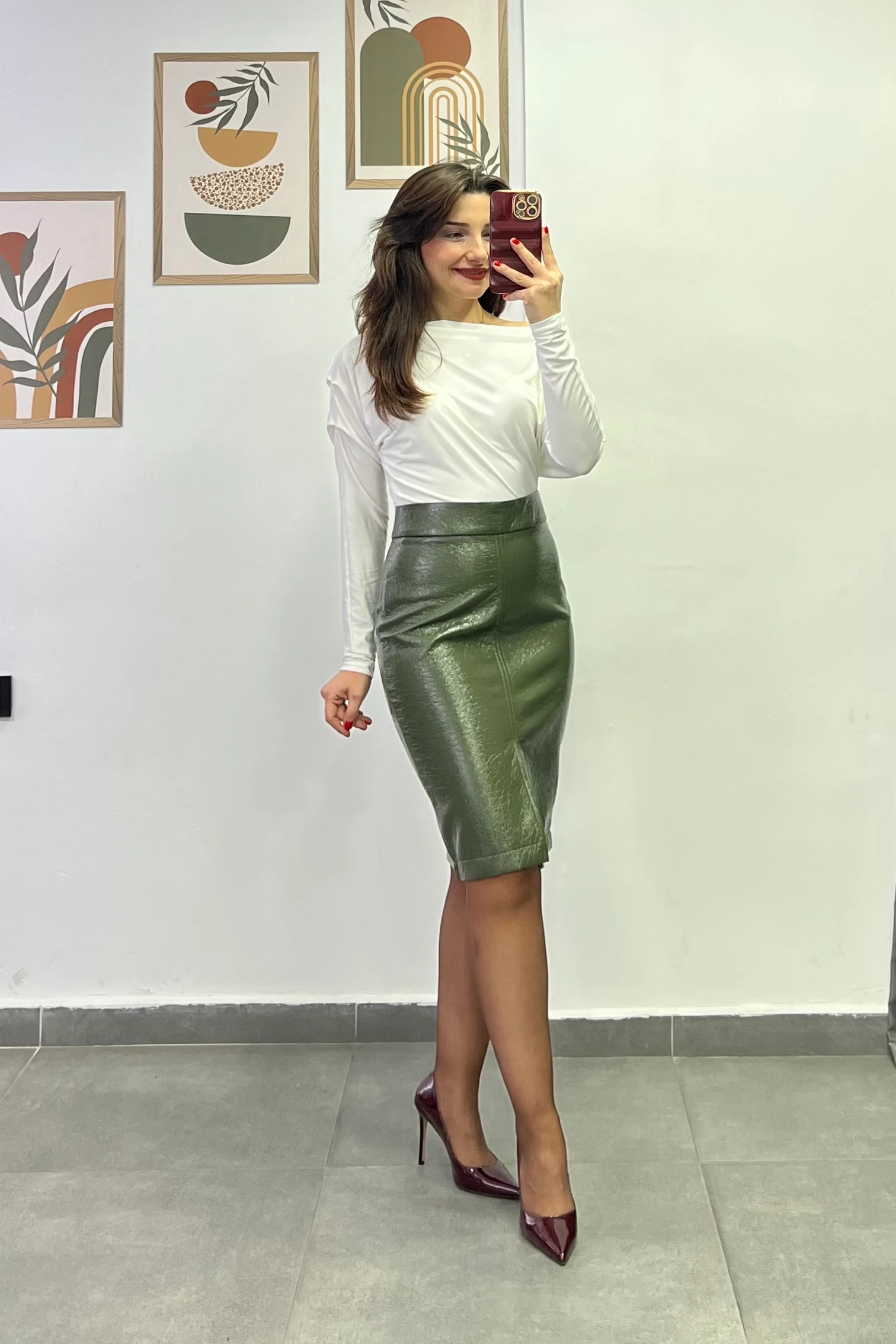 Kalem Formunda Önden Yırtmaç Detaylı Deri Etek - Haki