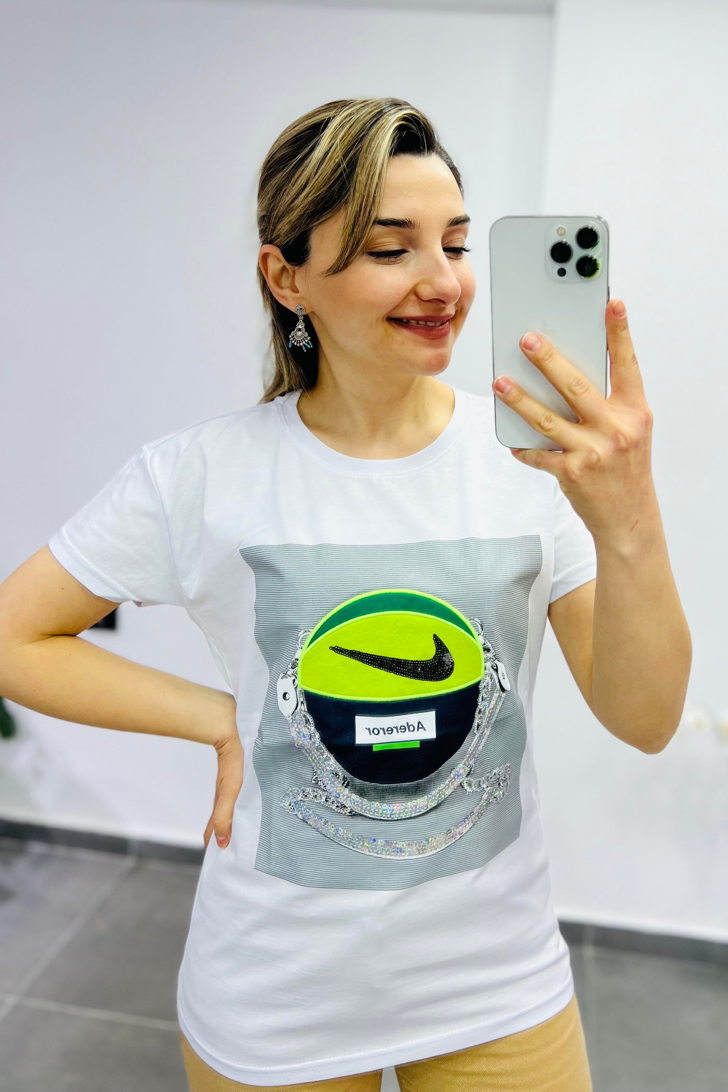 Önü Basketbol Topu Baskılı Pullu T-Shirt