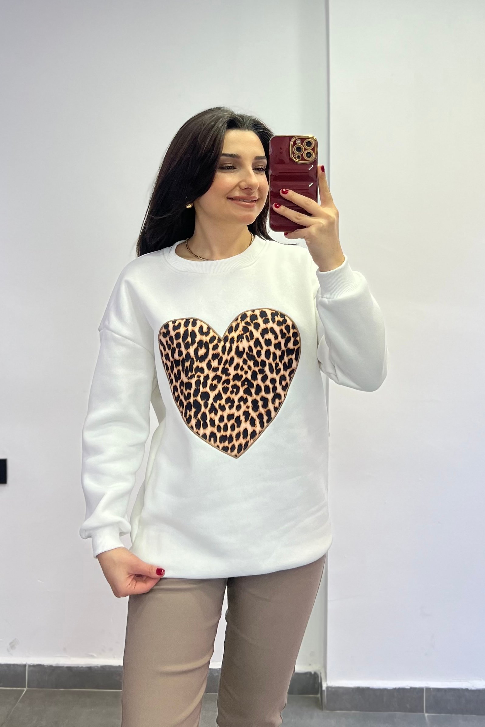Önü Kalpli Leopar Baskılı İçi Şardonlu Sweatshırt