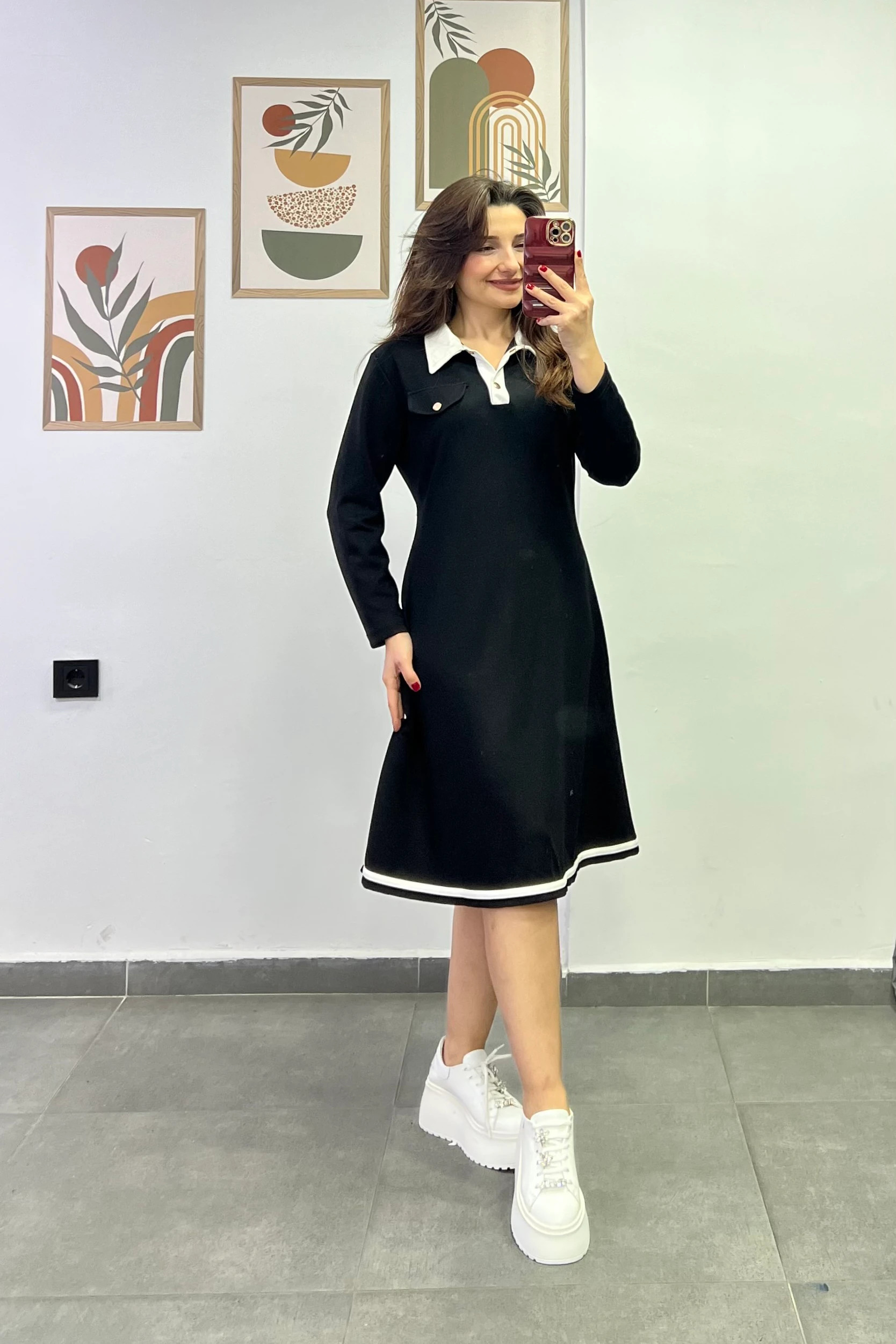 Yakası ÇıtÇıt Detaylı Etek Ucu Beyaz Biyeli Kloş Elbise - Siyah