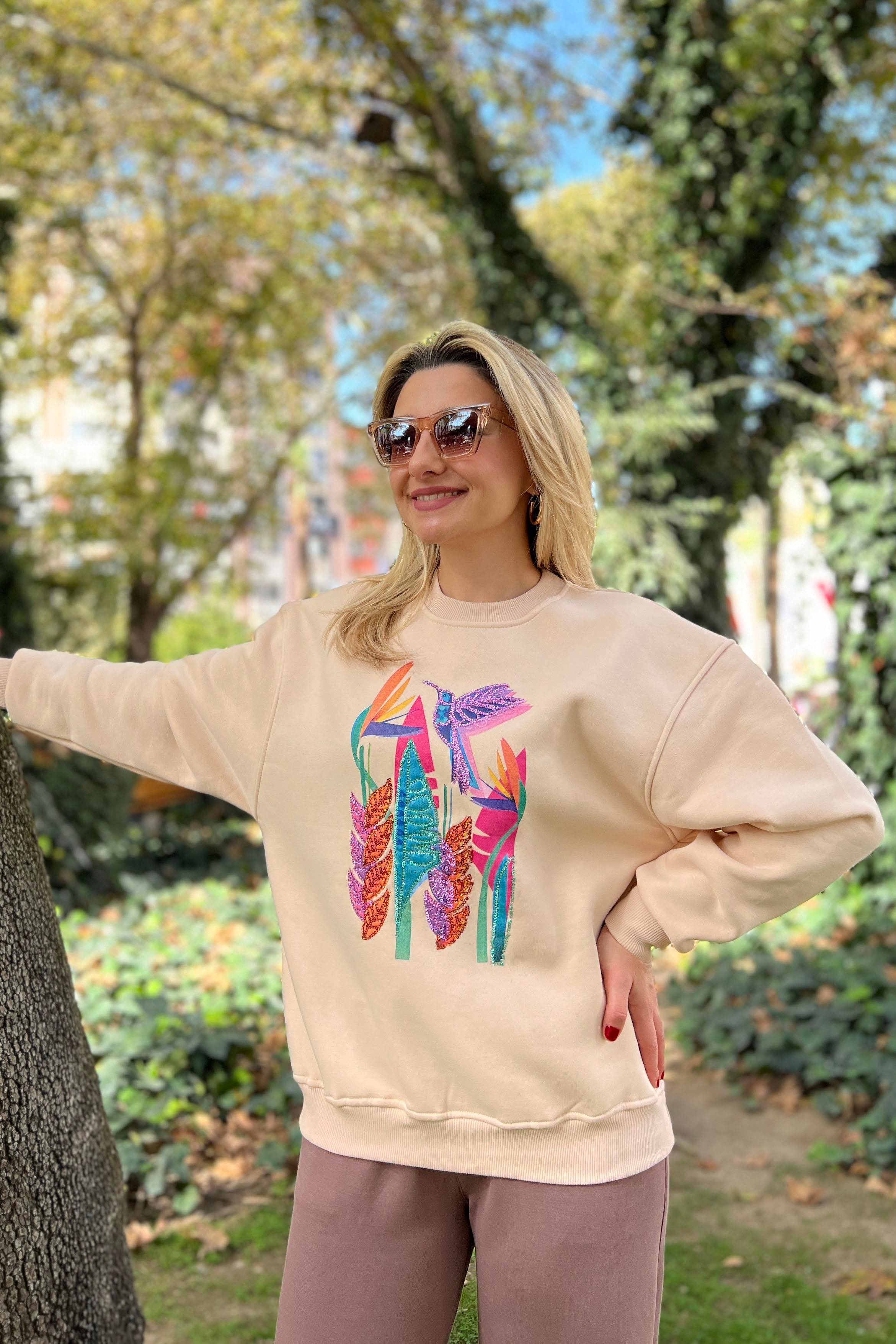 Önü Renkli Yaprak Ve Kuş Desenli Pullu Şardonlu Sweat