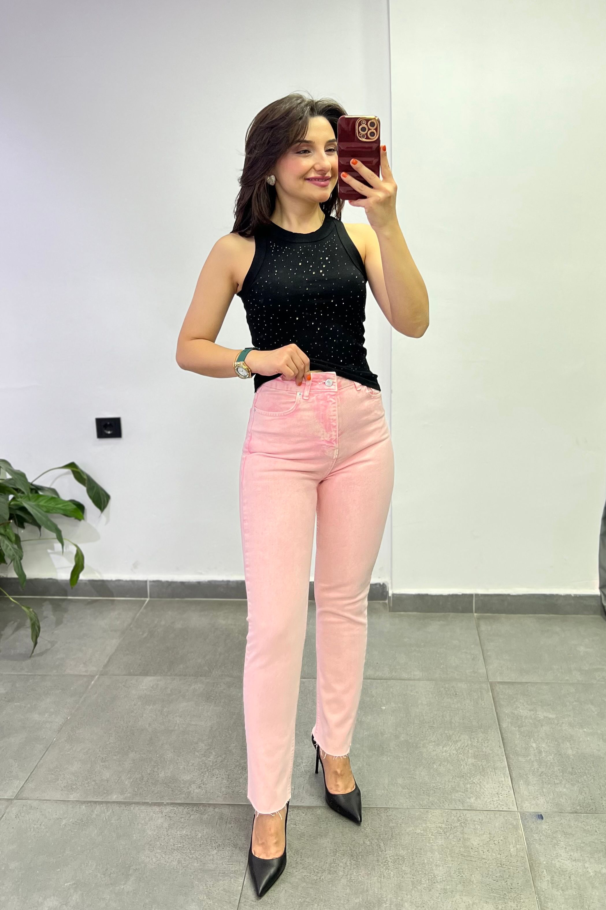 Yüksek Bel Cep Detaylı Kesik Paça Momfit Jean