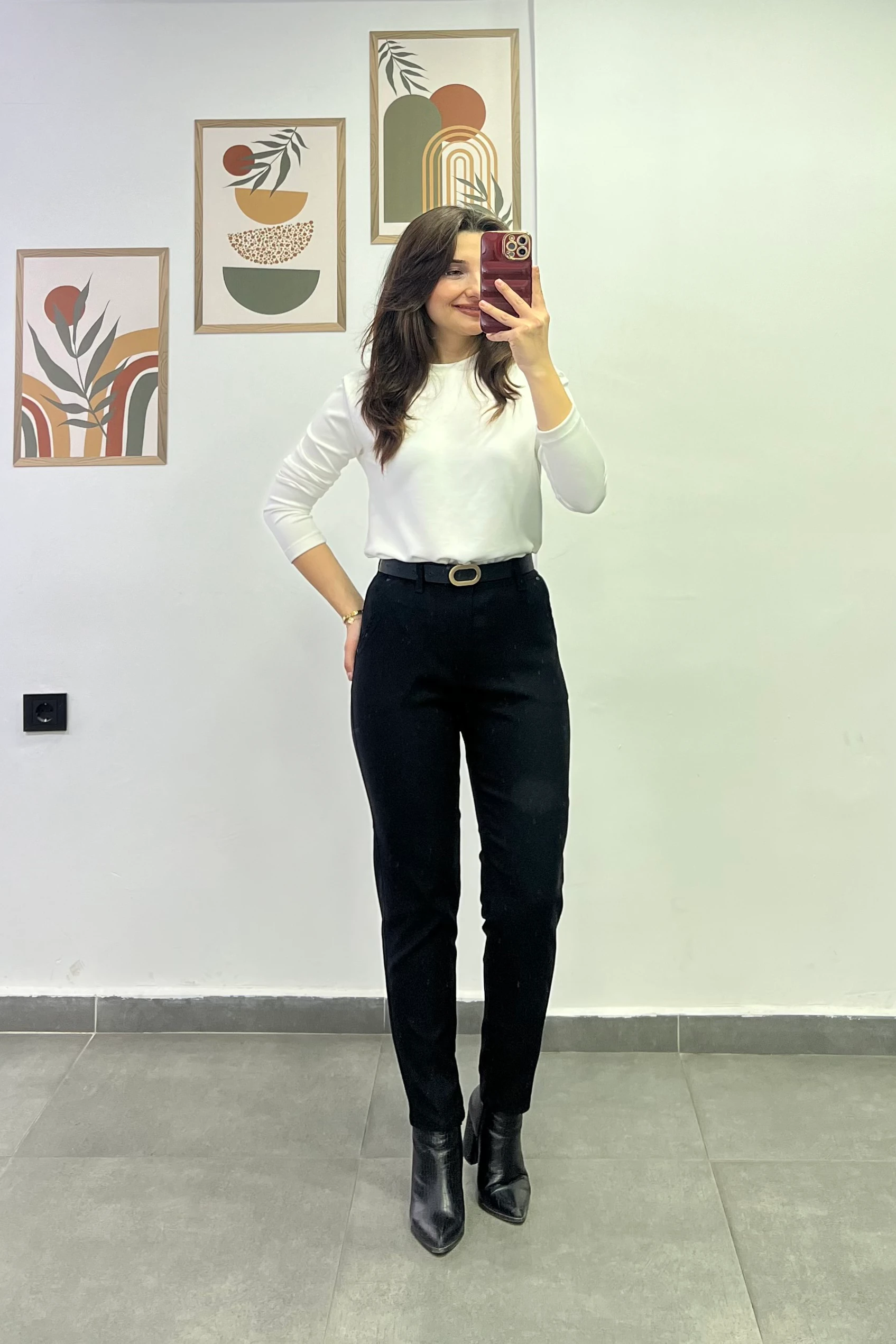 Arka Beli Lastikli Paçaları Pens Dikişli Pantolon - Siyah