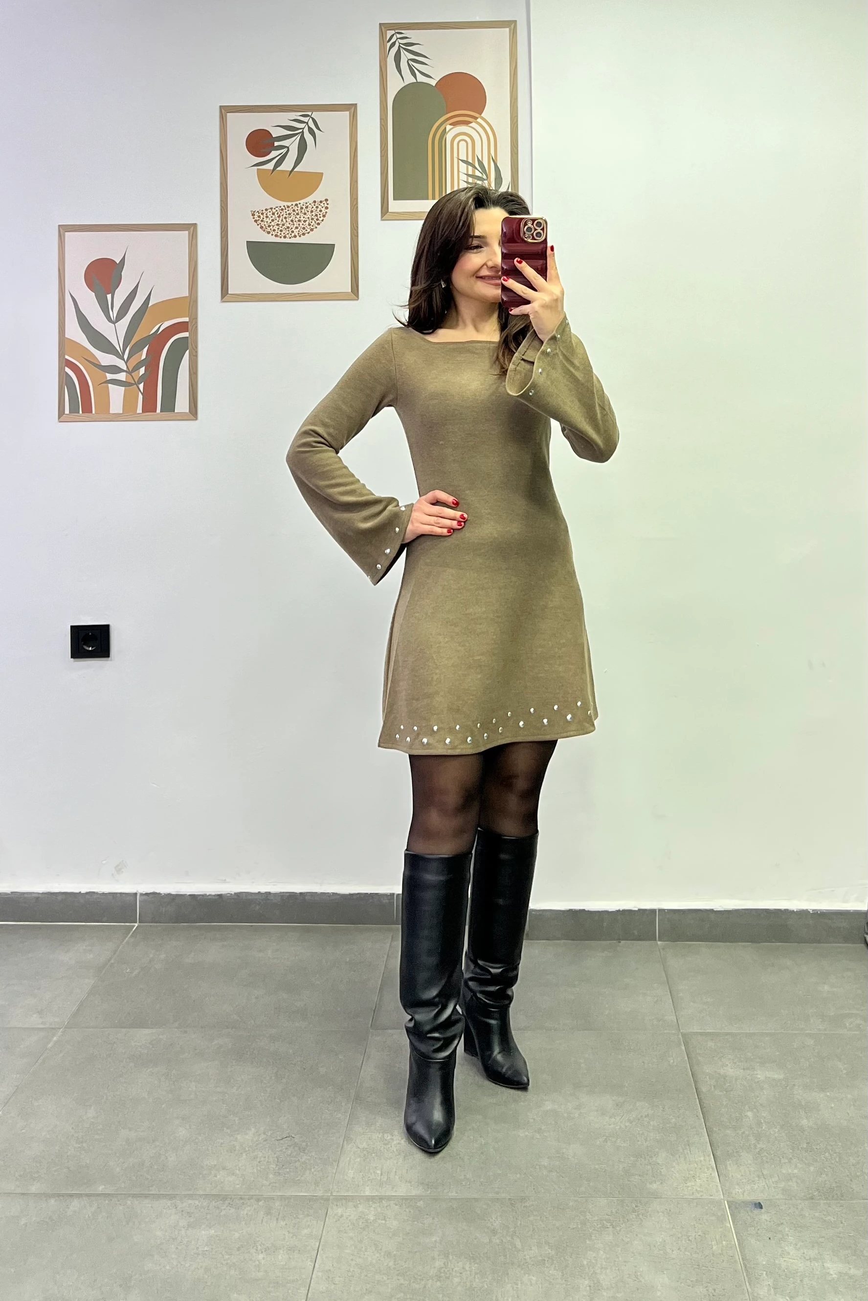 Kayık Yaka İspanyol Kol Kolları Ve Etek Ucu Gümüş Boncuk Detaylı Elbise - VIZON