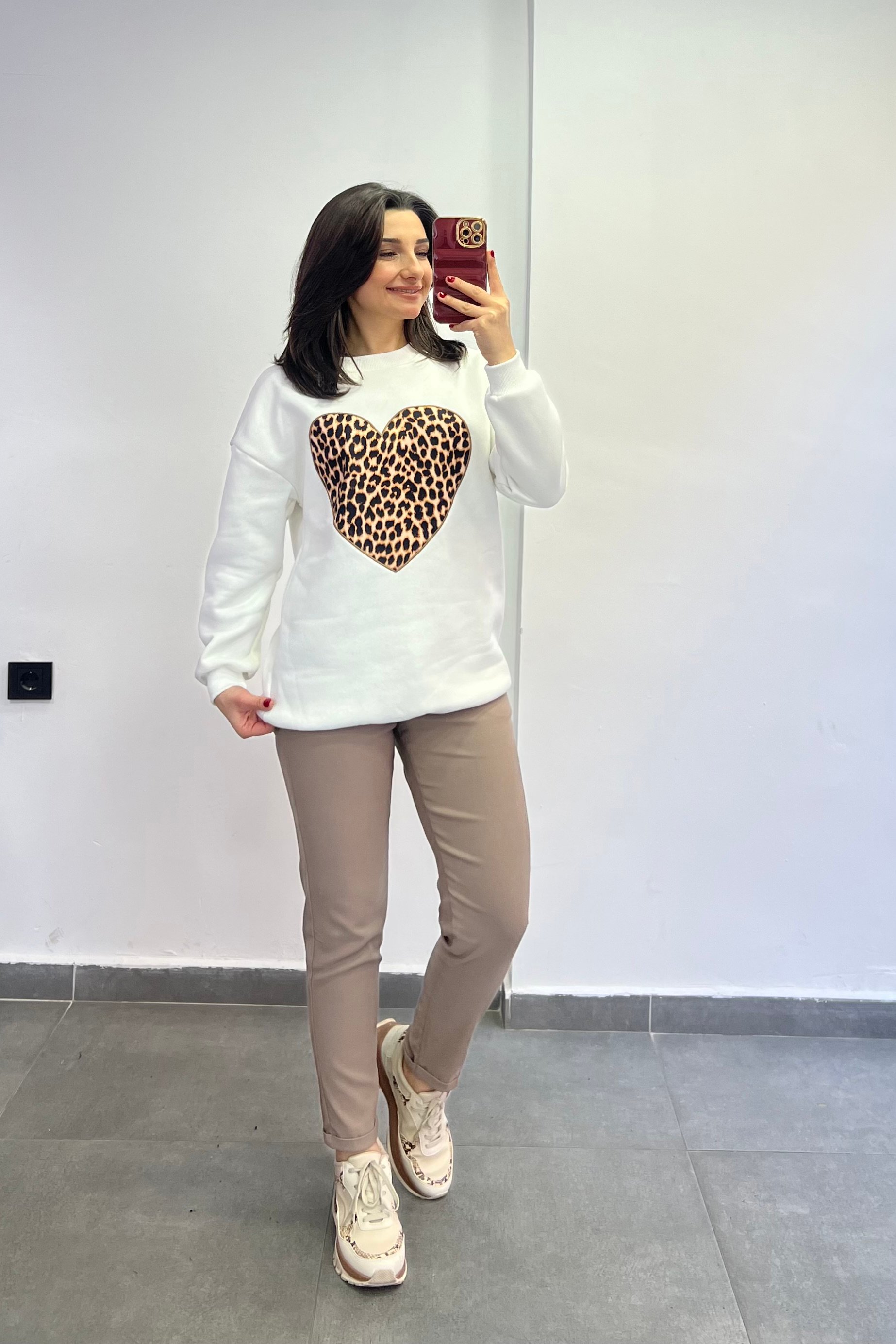 Önü Kalpli Leopar Baskılı İçi Şardonlu Sweatshırt