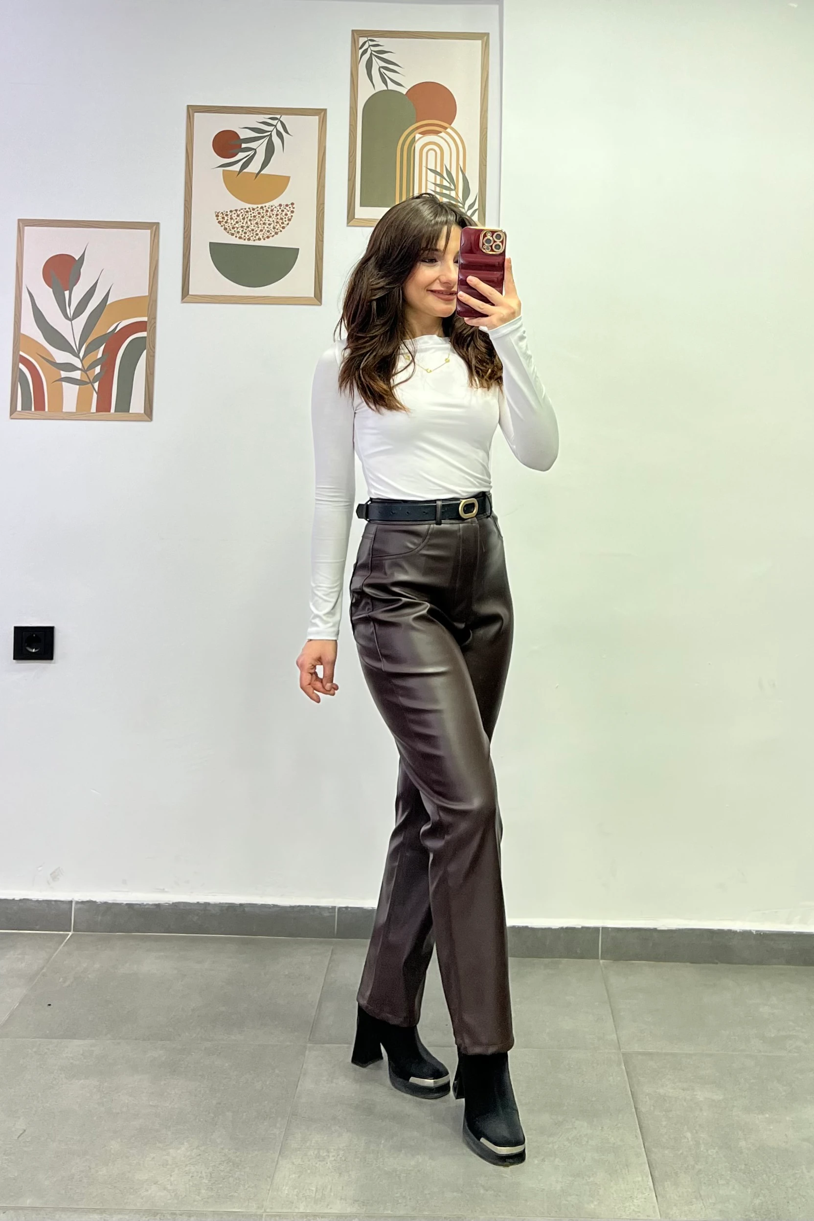 Yüksek Bel Boru Paça İçi Şardonlu Deri Pantolon - KAHVERENGİ