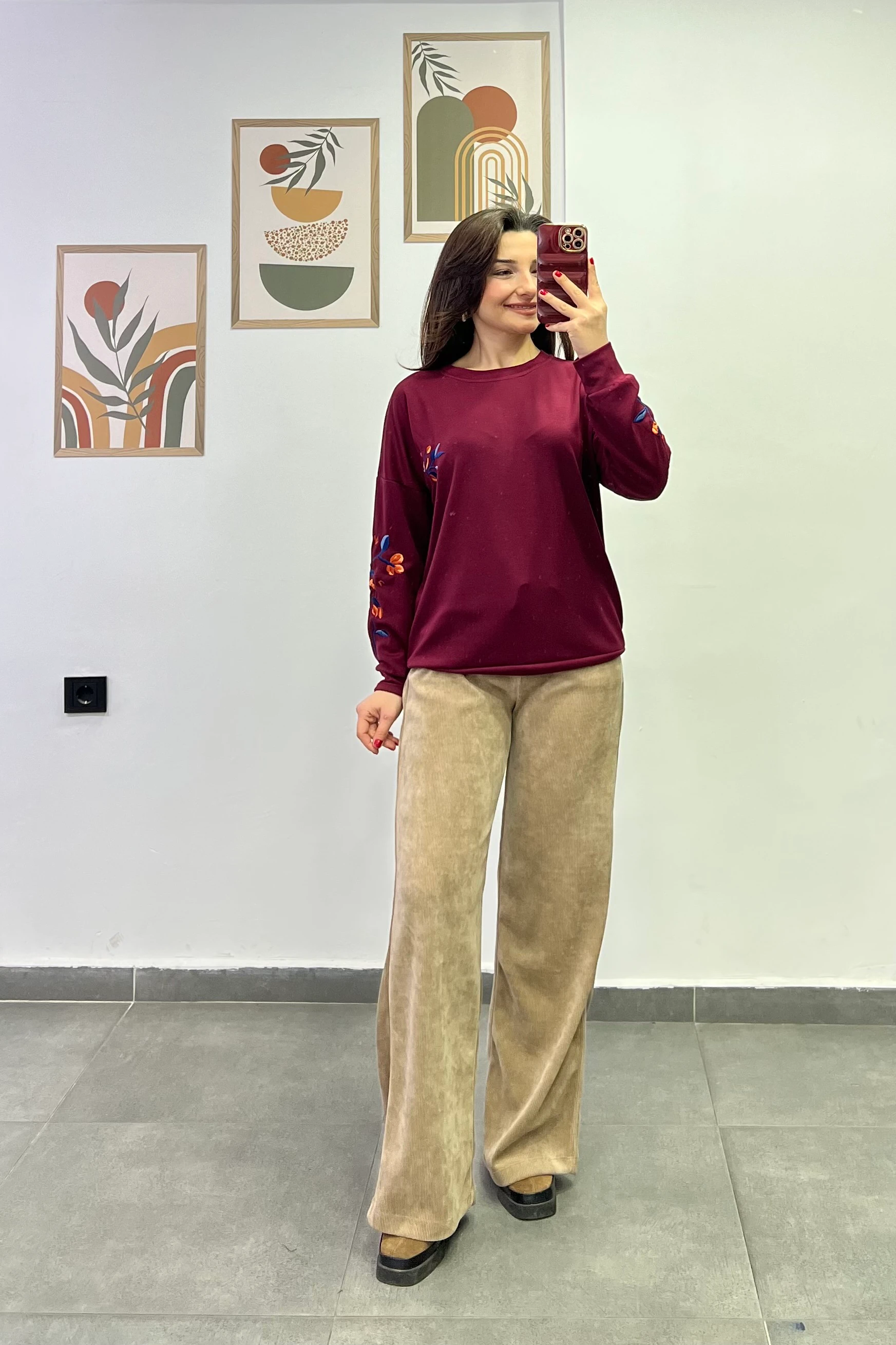 Kolları Ve Göğüsü Nakış Detaylı Sweatshirt - BORDO