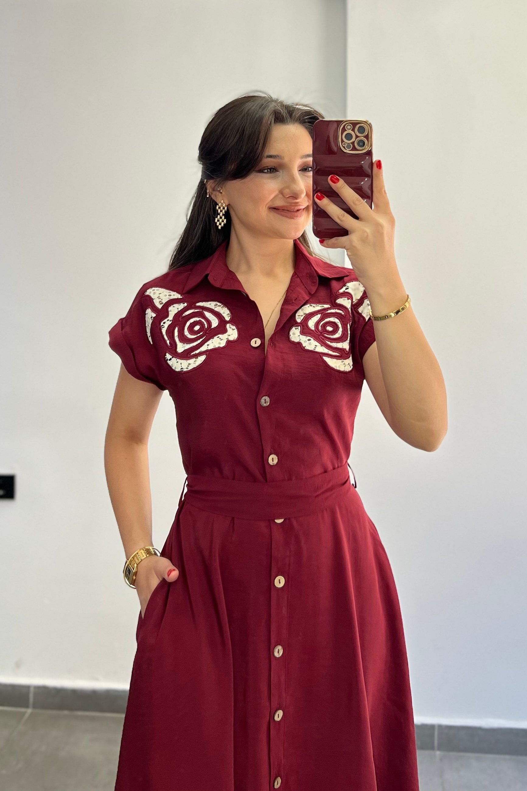 Beli Kuşaklı Diz Altı Omuzları Güpür Gömlek Elbise - BORDO