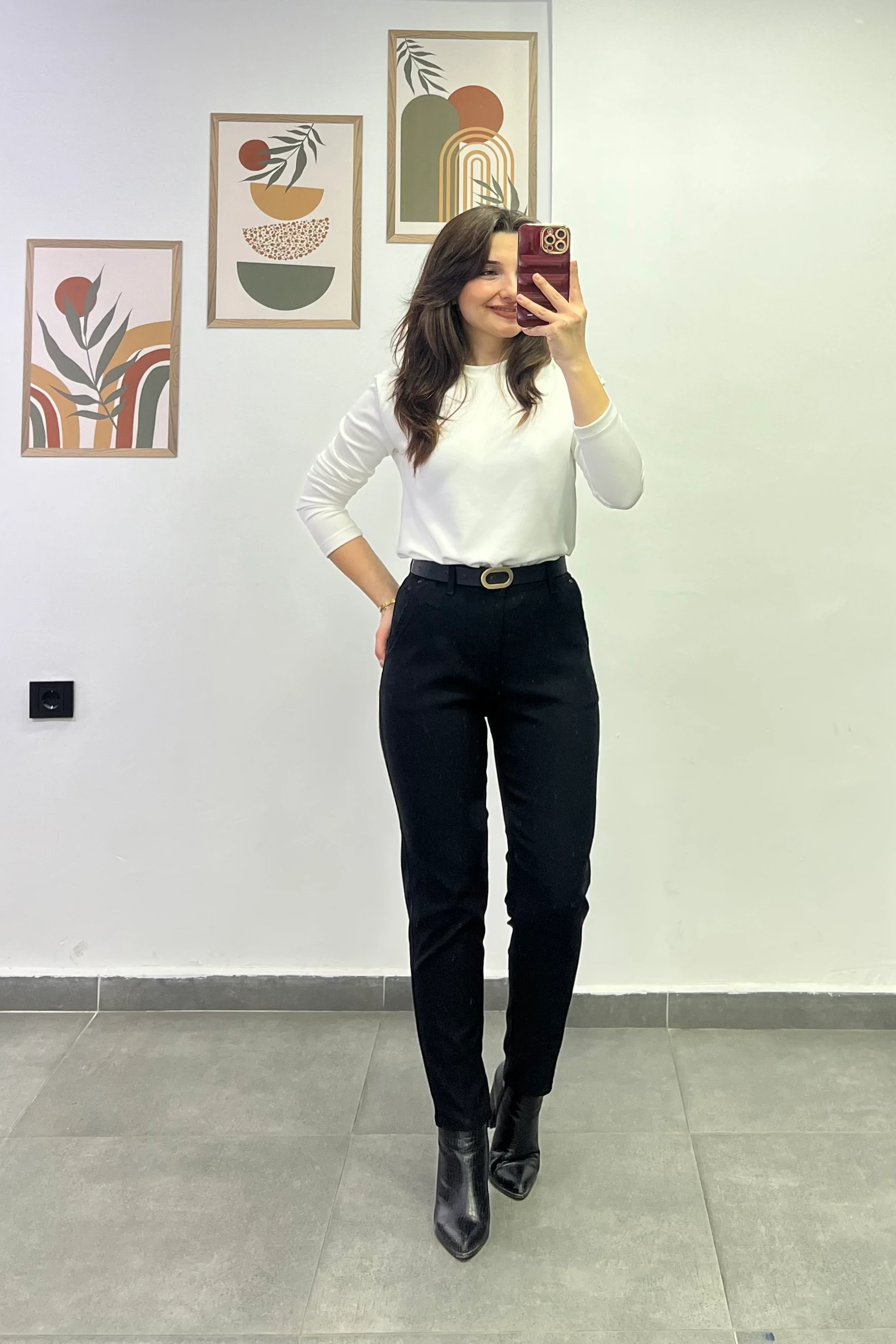 Arka Beli Lastikli Paçaları Pens Dikişli Pantolon - Siyah