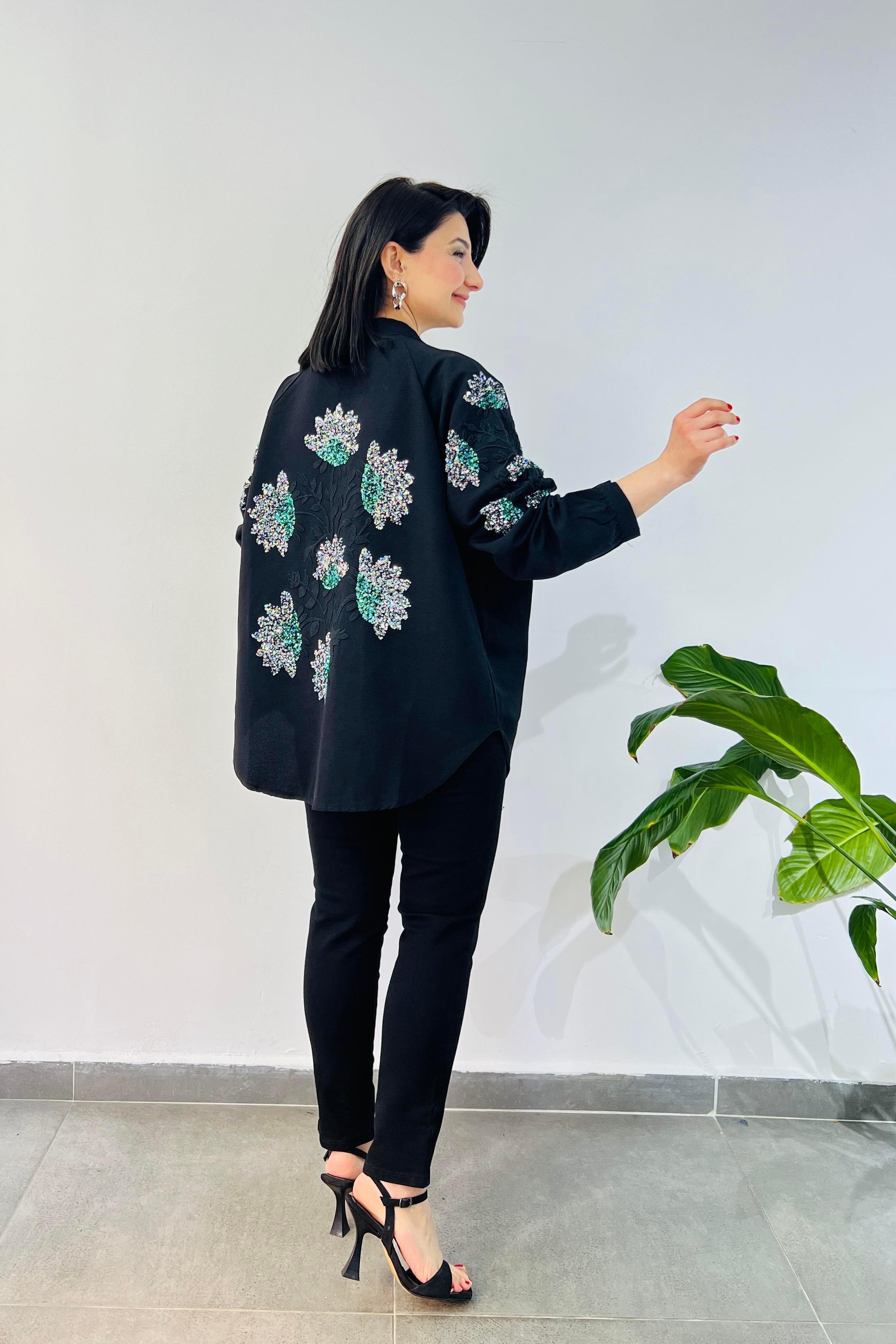 Arkası Ve Kolları Çiçek İşlemeli Kimono Siyah