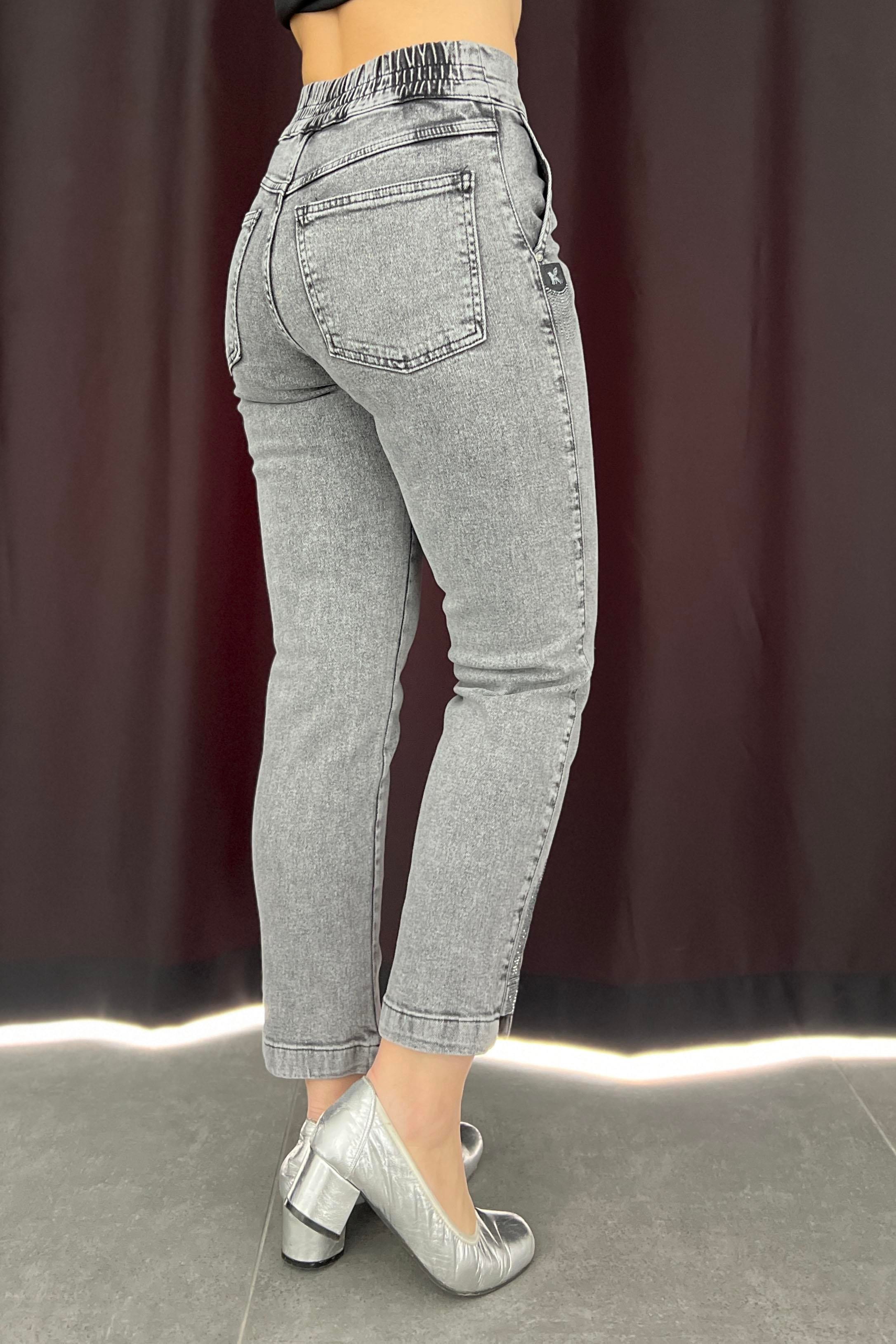 Bel Arkası Lastikli Paçası Taşlı Mom Fit Jean Gri