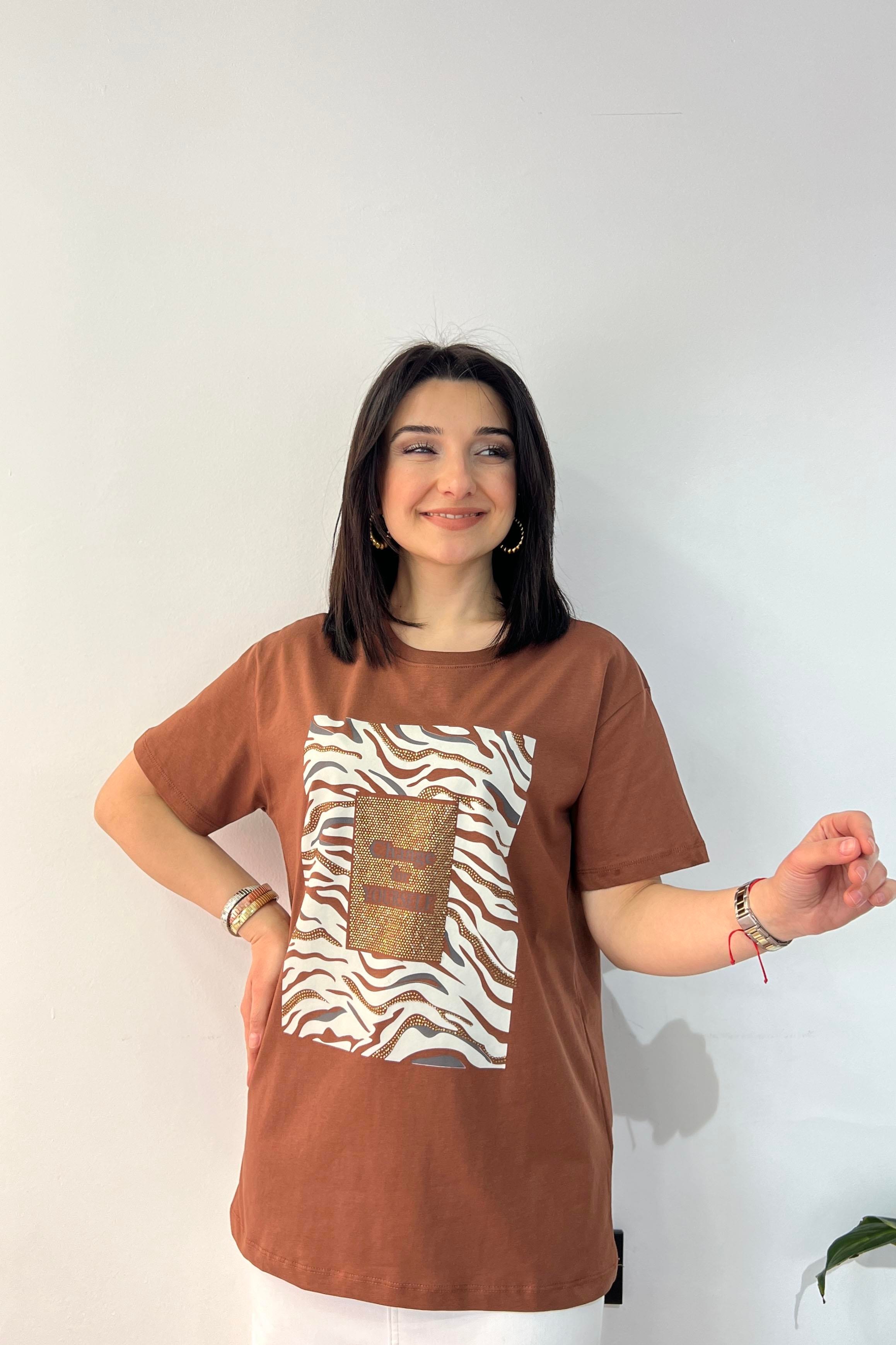 Önü Basketbol Topu Baskılı Pullu T-Shirt