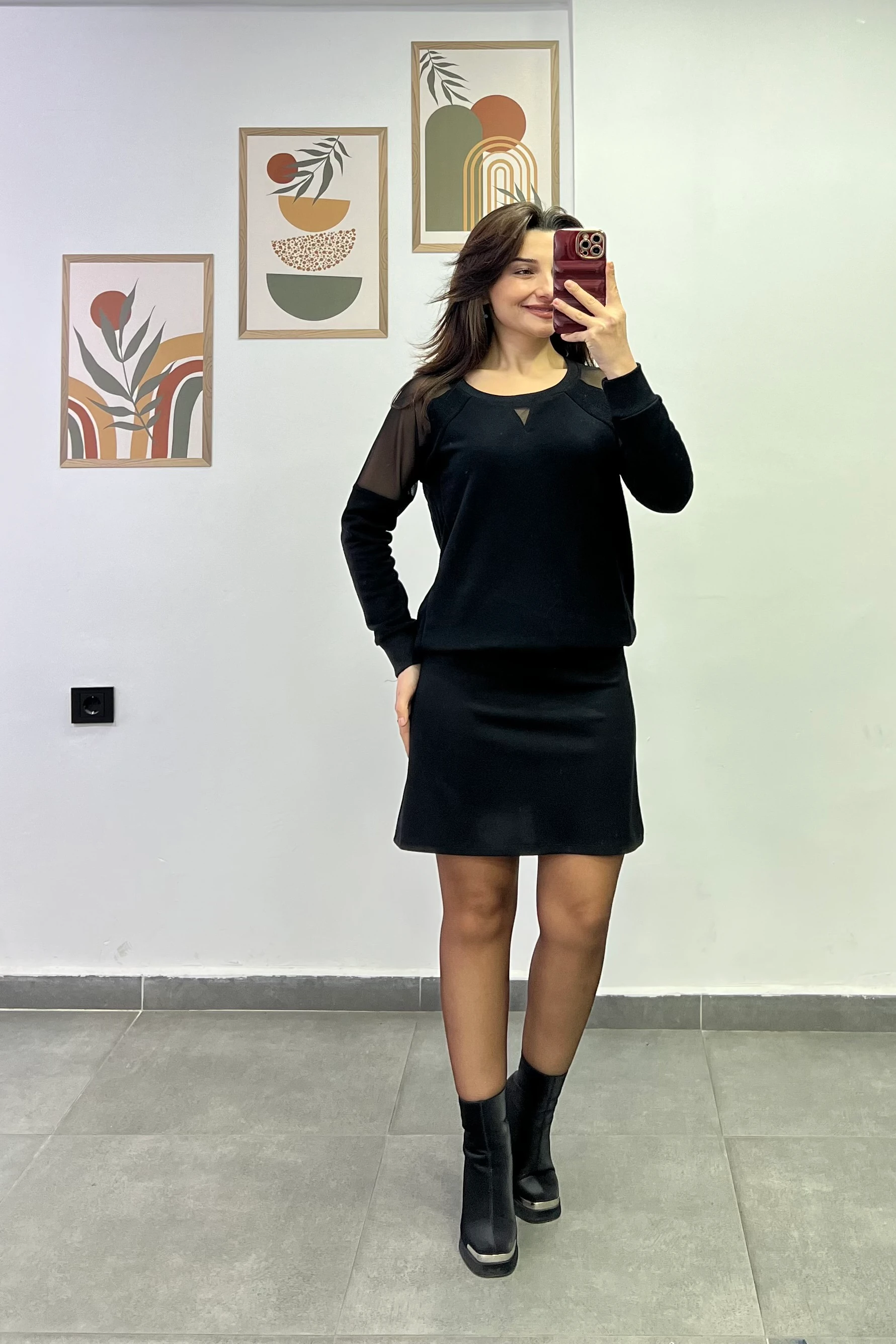 İki Yanı Ribanalı Omuzları Tül Detaylı Sweatshirt