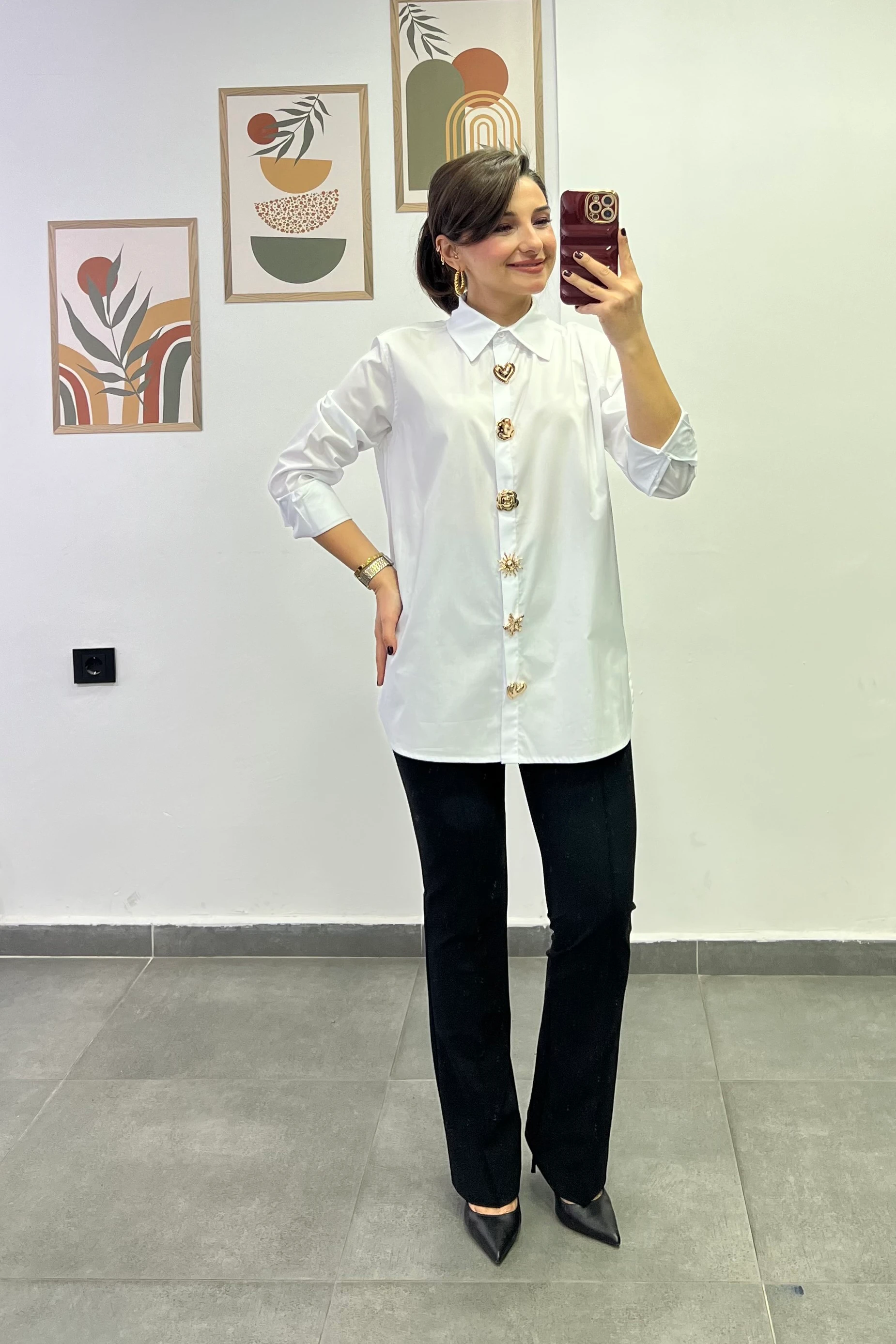 Büyük Gold Renginde Düğme Aksesuarlı Poplin Gömlek - BEYAZ