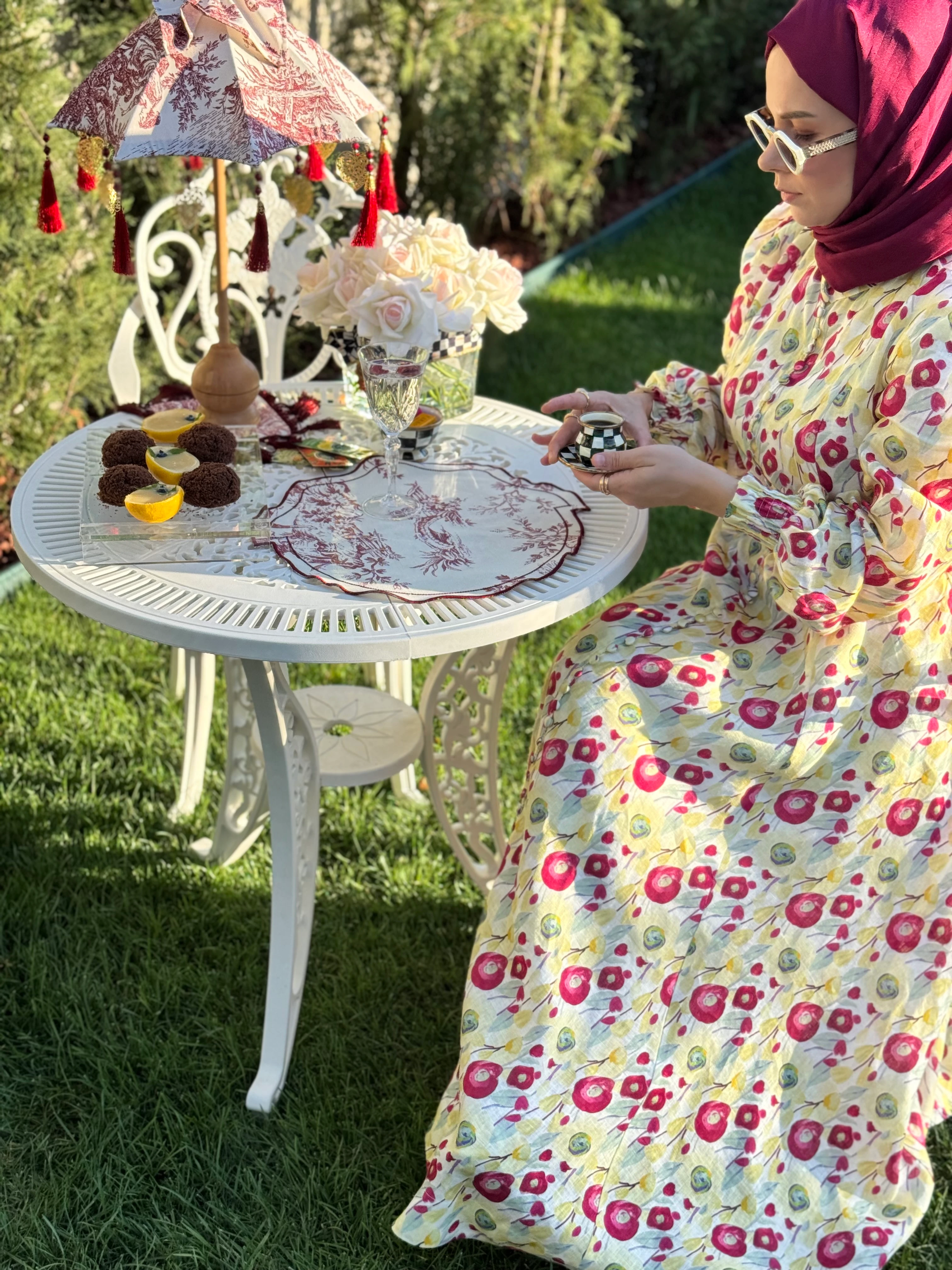 İTALYAN ESİNTİSİ YUVARLAK AMERİKAN SERVİS - BORDO 