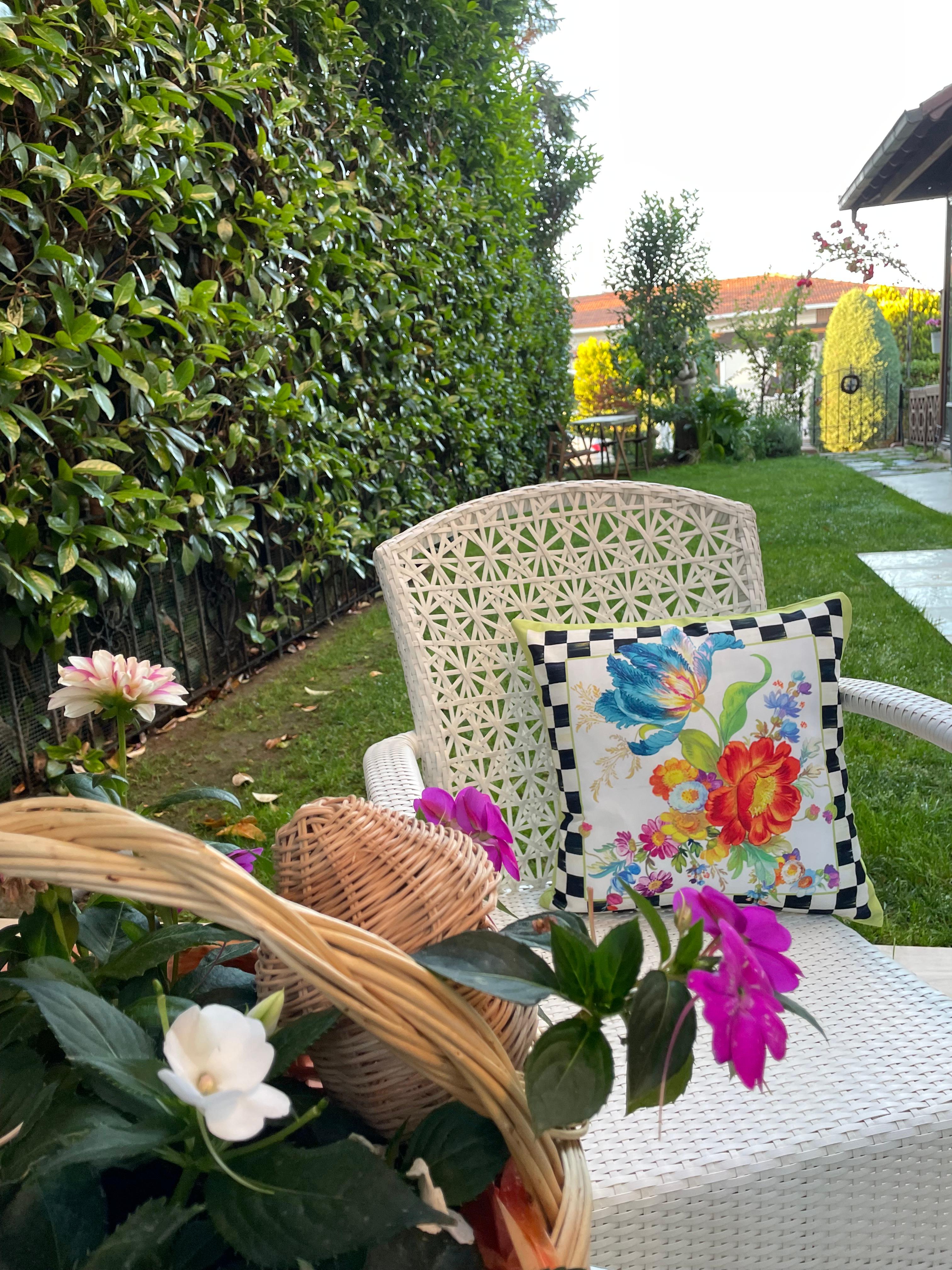 ÇİÇEKLİ DAMALI KIRLENT - BEYAZ 
