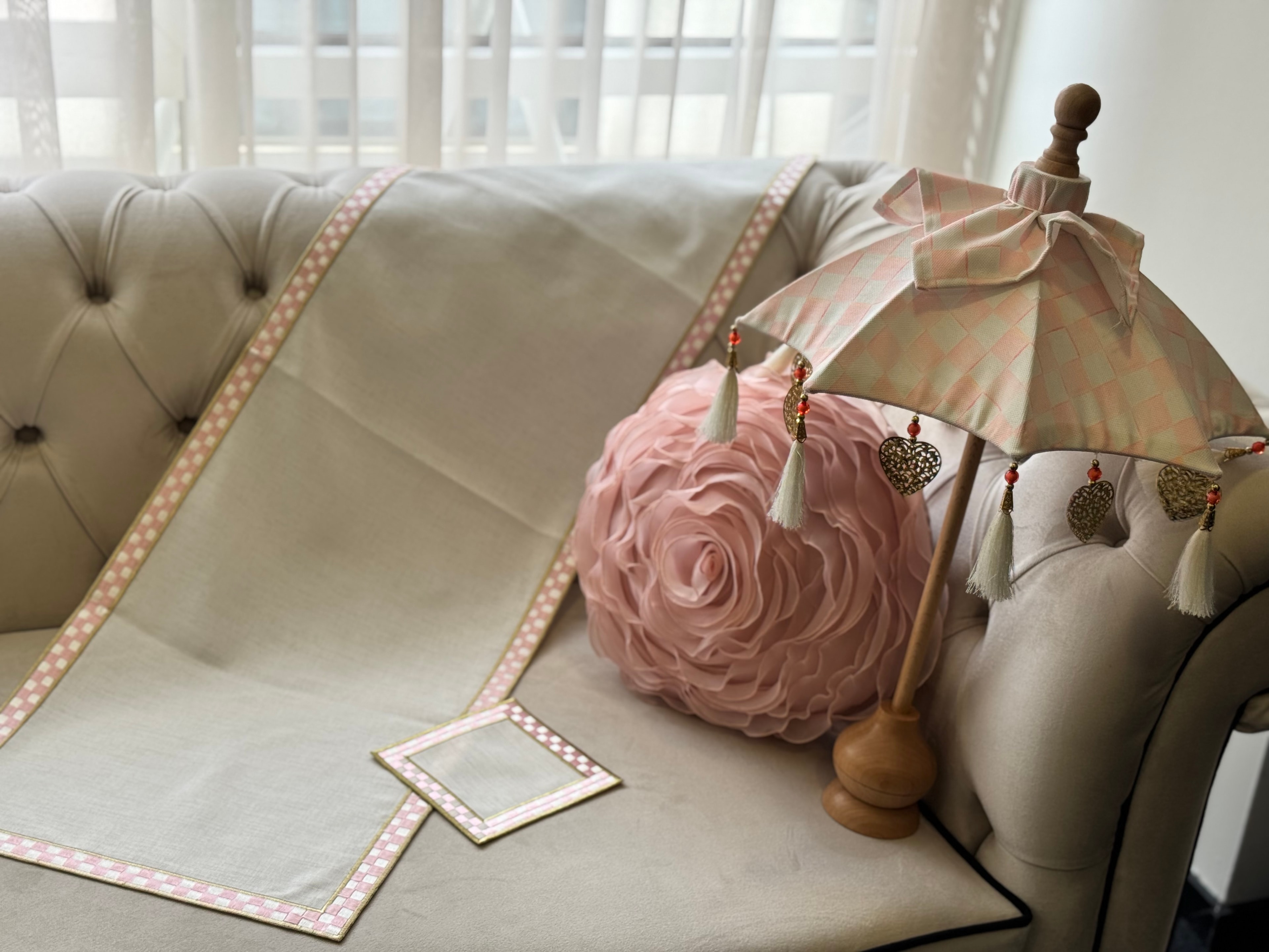 PEMBE DAMALI NAKIŞLI RUNNER 