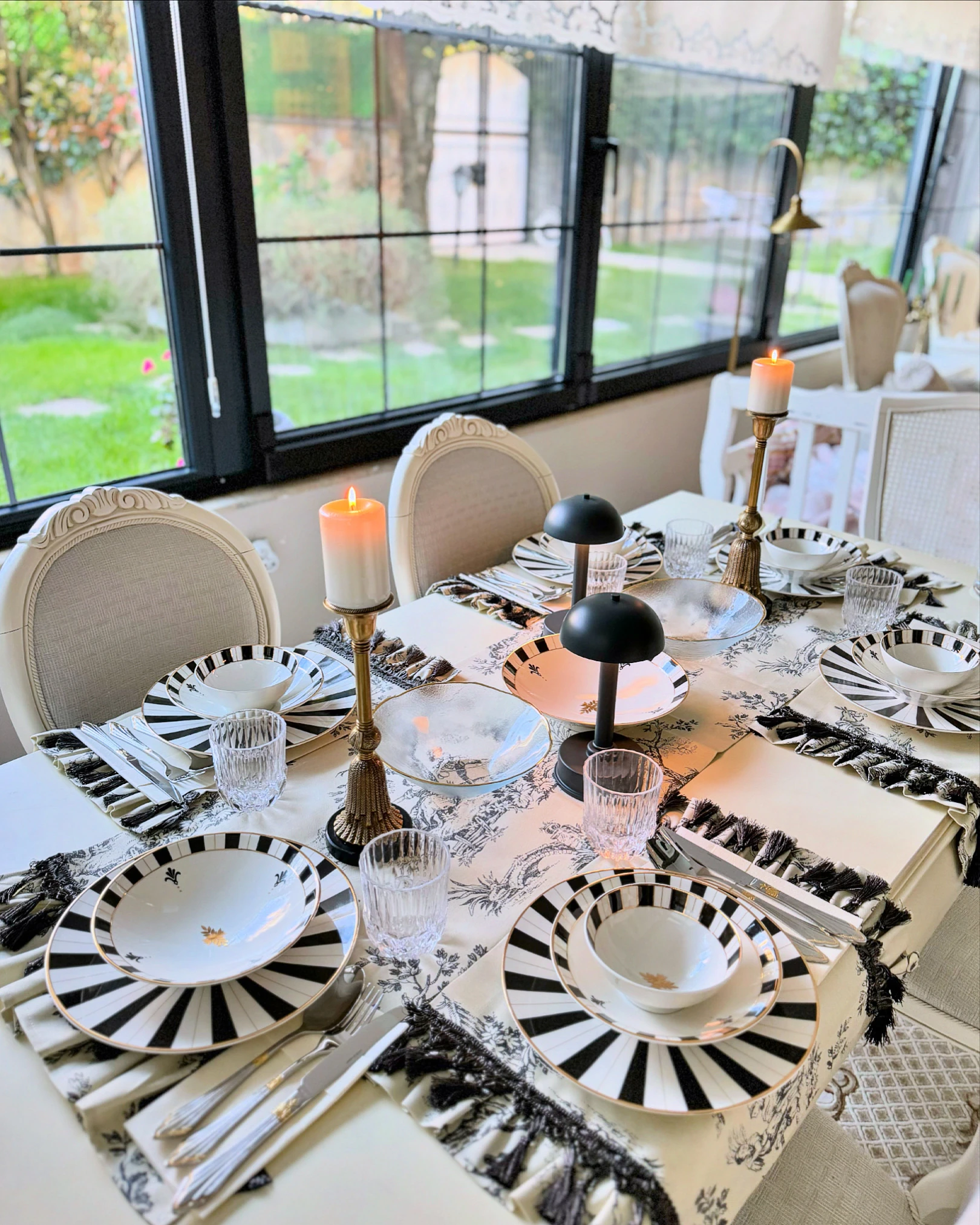 İTALYAN ESİNTİSİ FIRFIRLI AMERİKAN SERVİS - FÜME