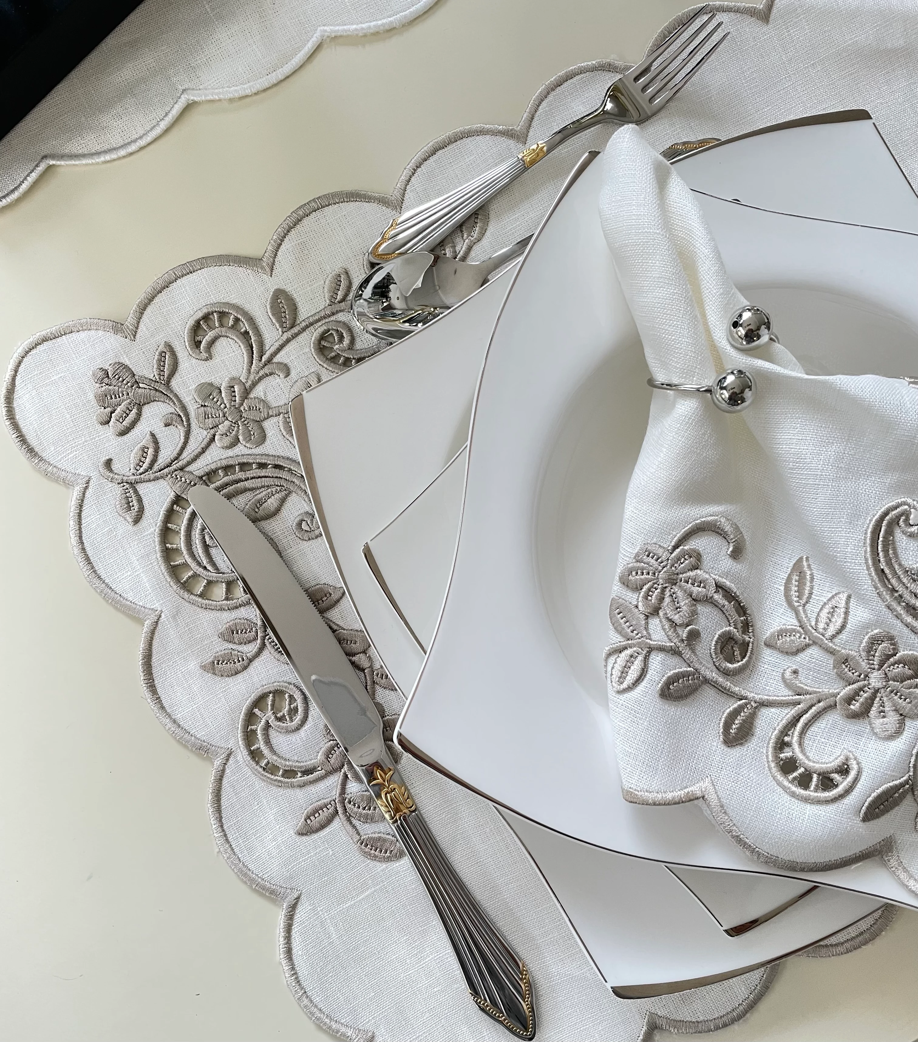 ATHİNA  AMERİKAN SERVİS - EKRU & VİZON