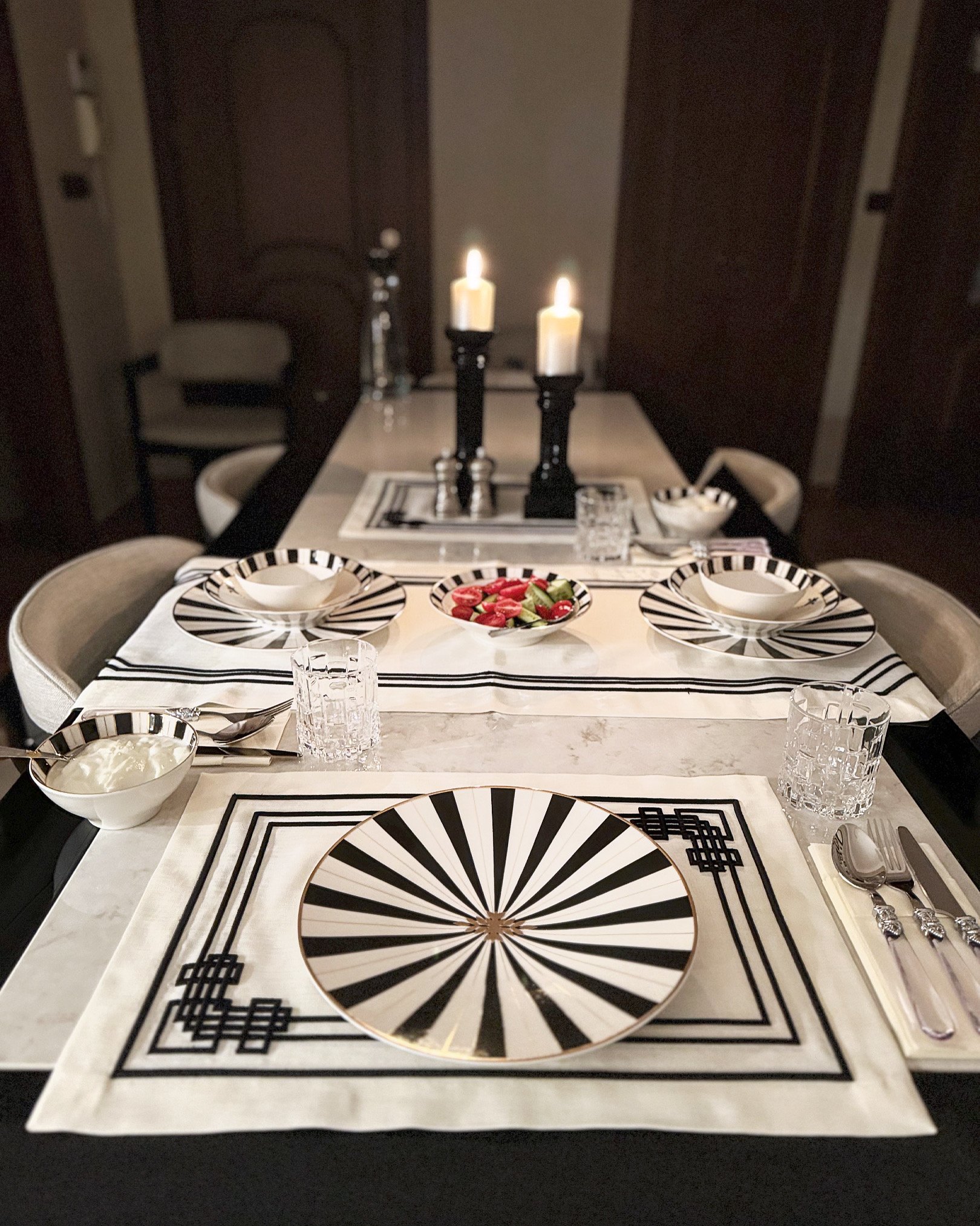 GEOMETRİK DESEN NAKIŞLI EVALI AMERİKAN SERVİS 