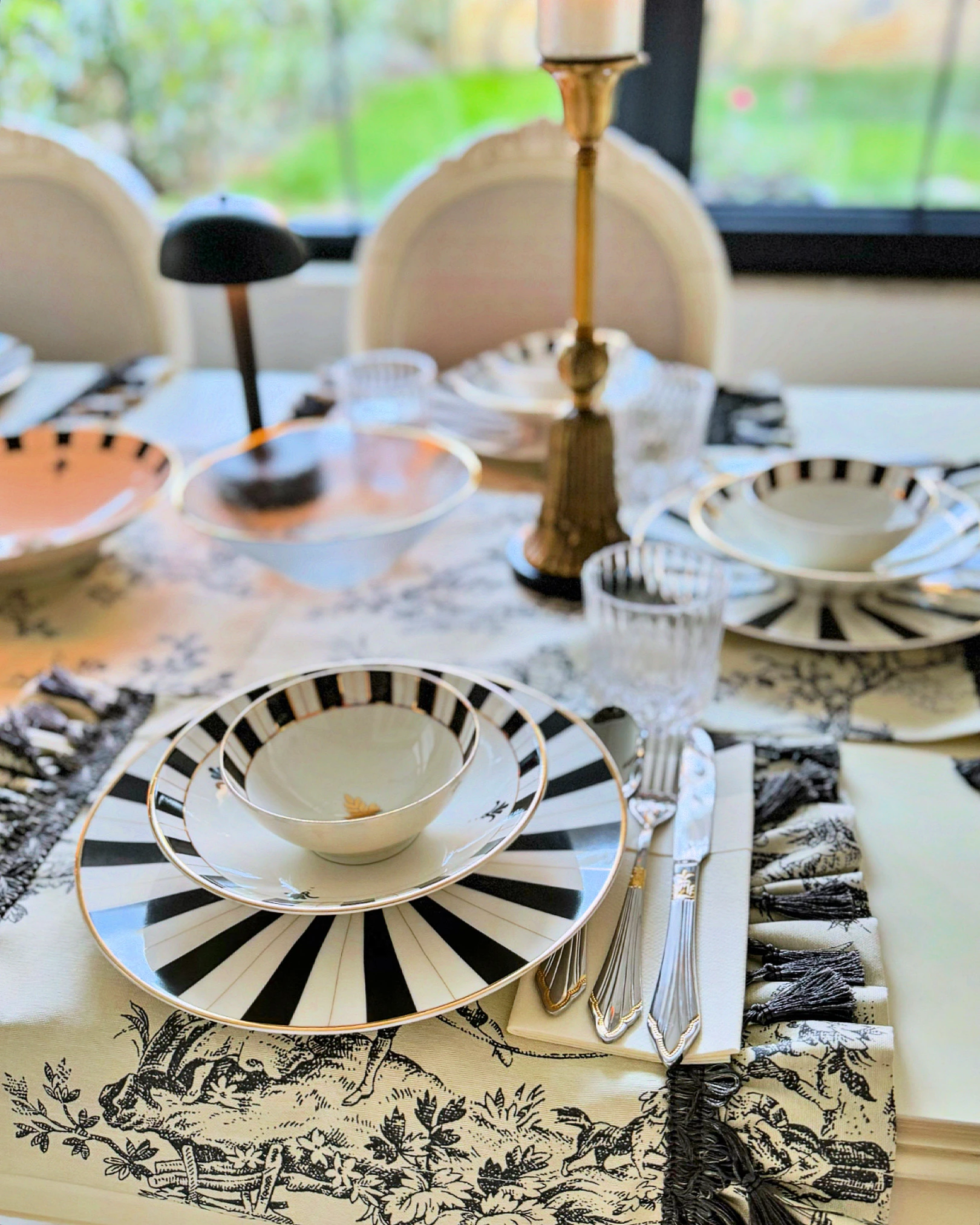 İTALYAN ESİNTİSİ FIRFIRLI AMERİKAN SERVİS - FÜME