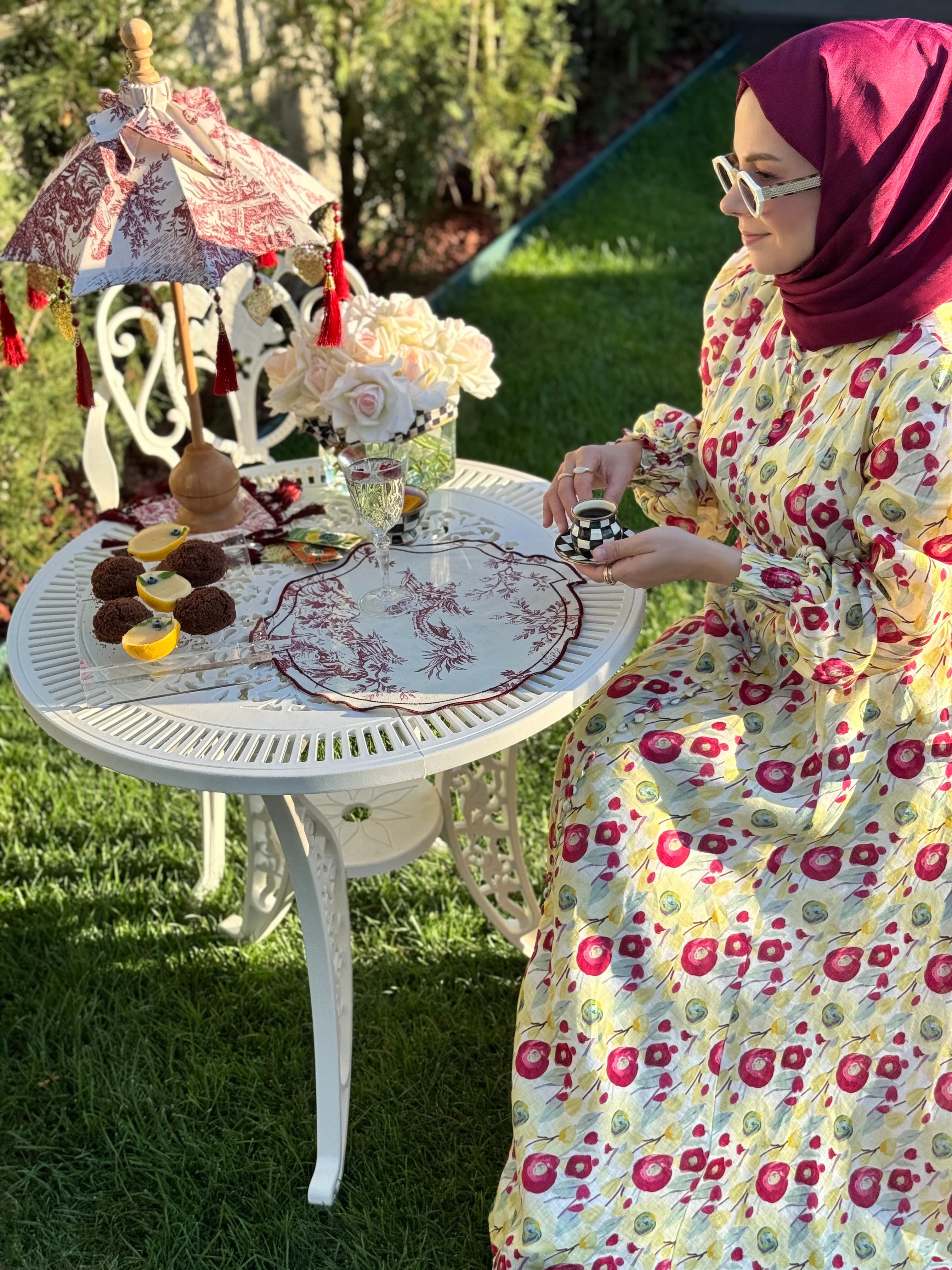 İTALYAN ESİNTİSİ YUVARLAK AMERİKAN SERVİS - BORDO 