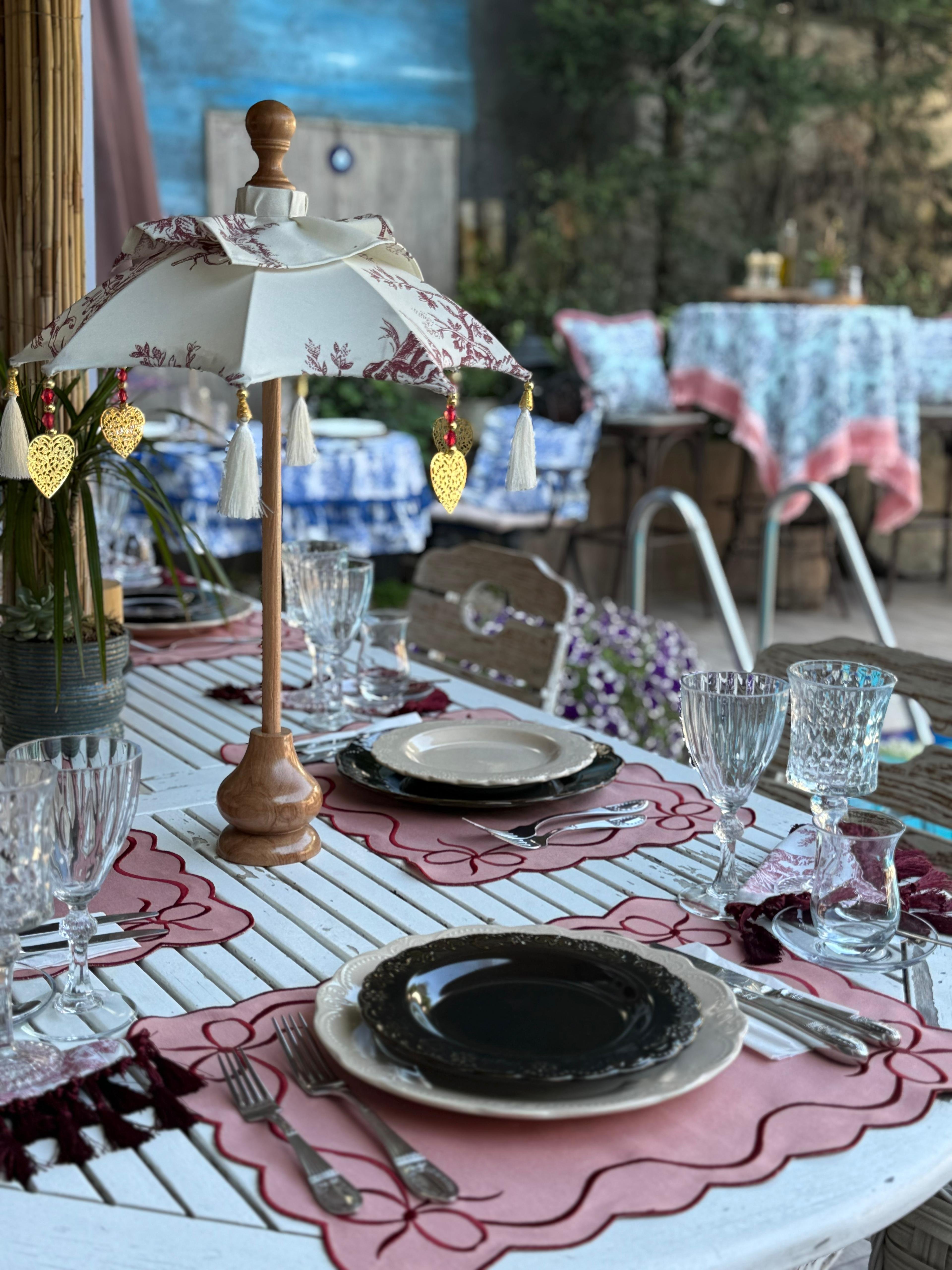 BORDO FİYONK NAKIŞLI AMERİKAN SERVİS