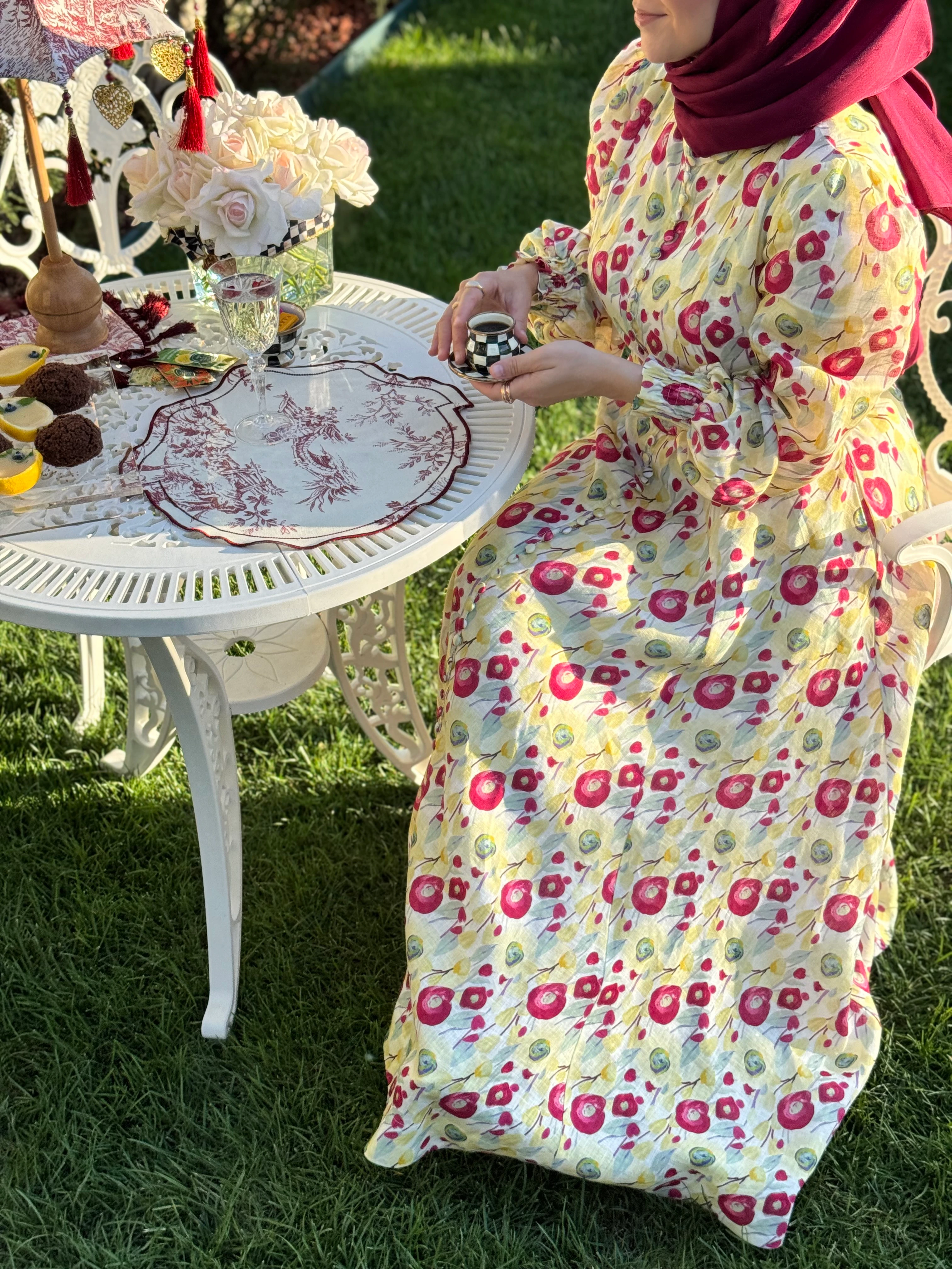 İTALYAN ESİNTİSİ YUVARLAK AMERİKAN SERVİS - BORDO 