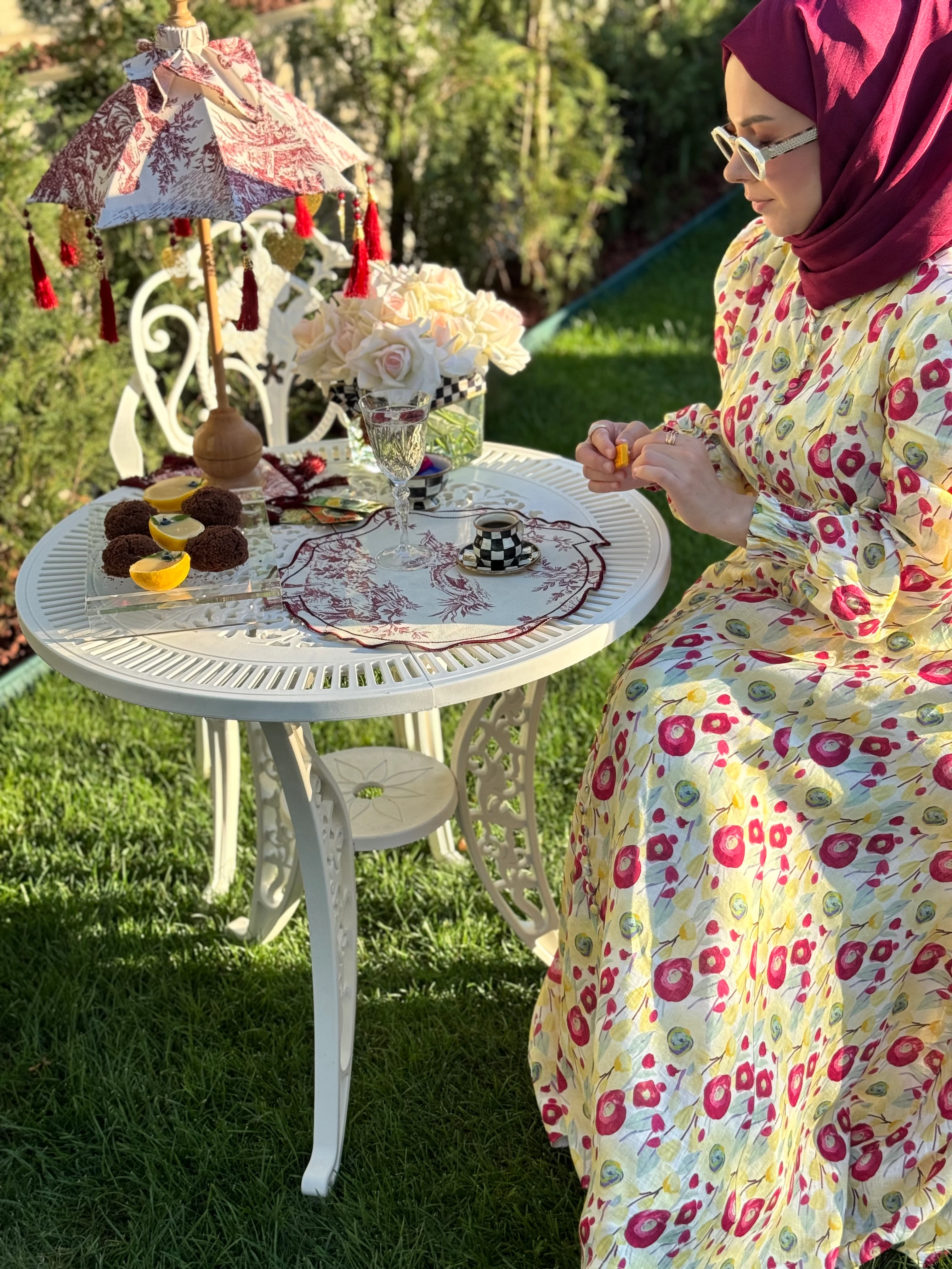 İTALYAN ESİNTİSİ YUVARLAK AMERİKAN SERVİS - BORDO 