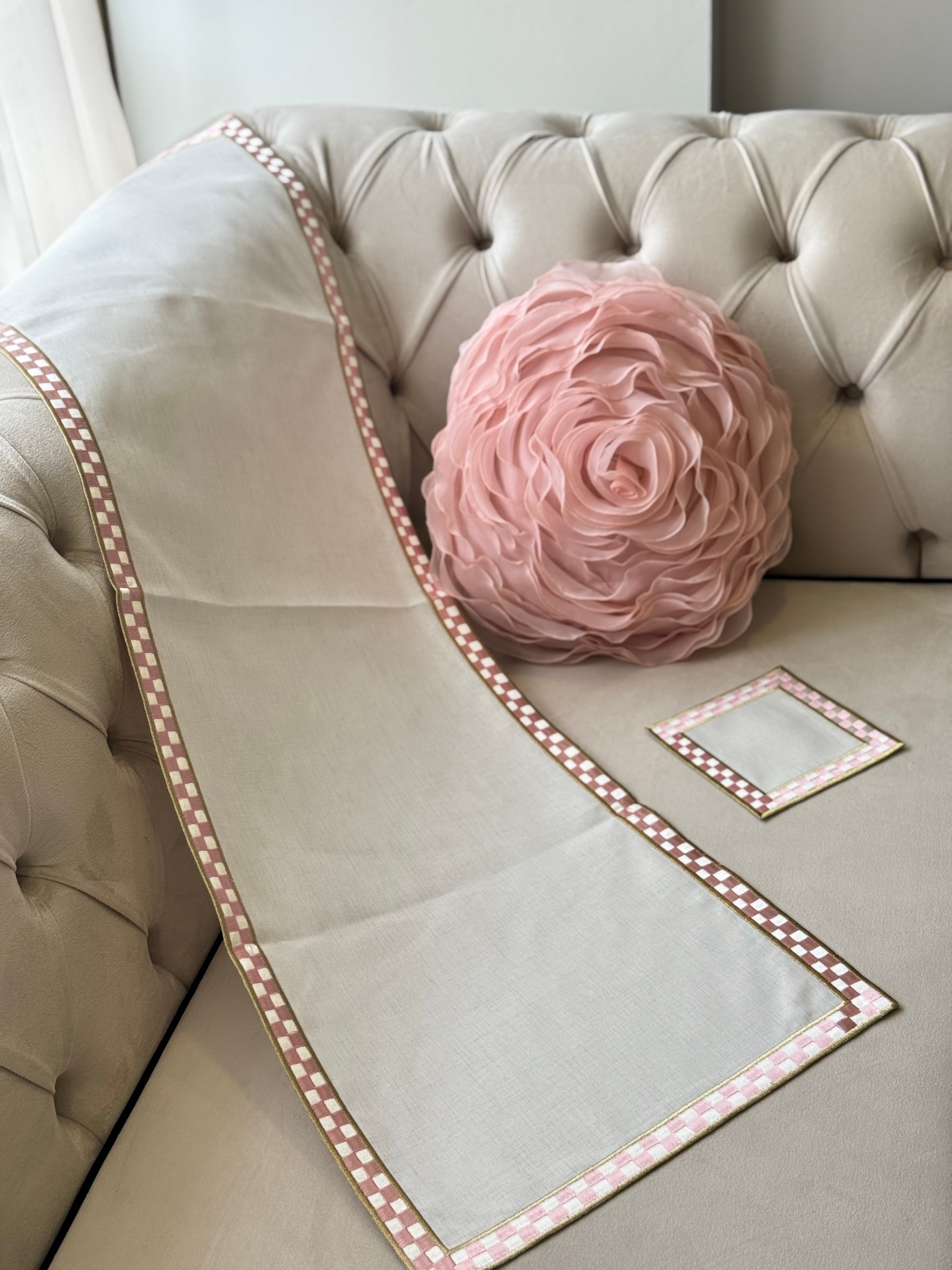 PEMBE DAMALI NAKIŞLI RUNNER 