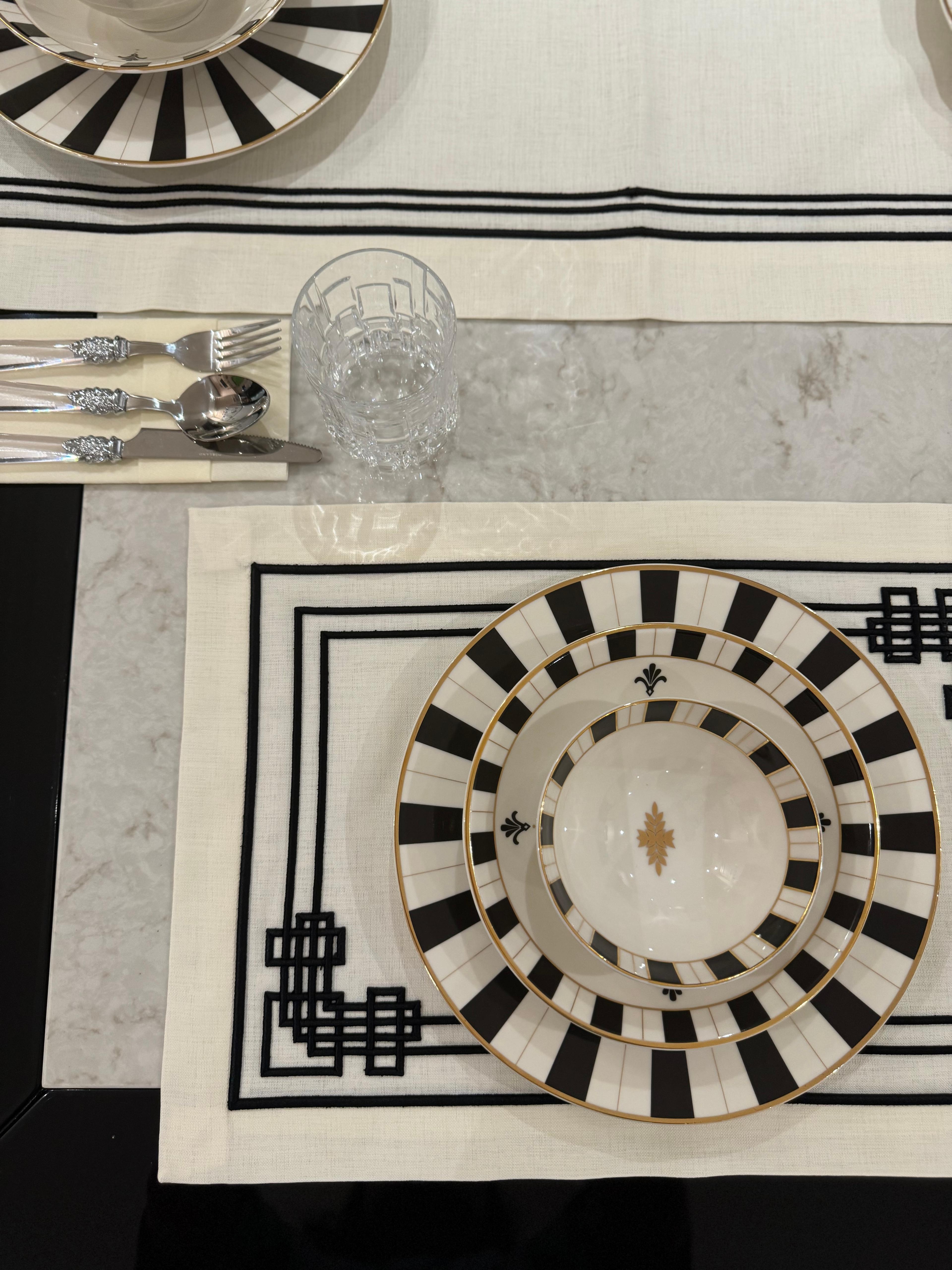 GEOMETRİK DESEN NAKIŞLI EVALI AMERİKAN SERVİS 